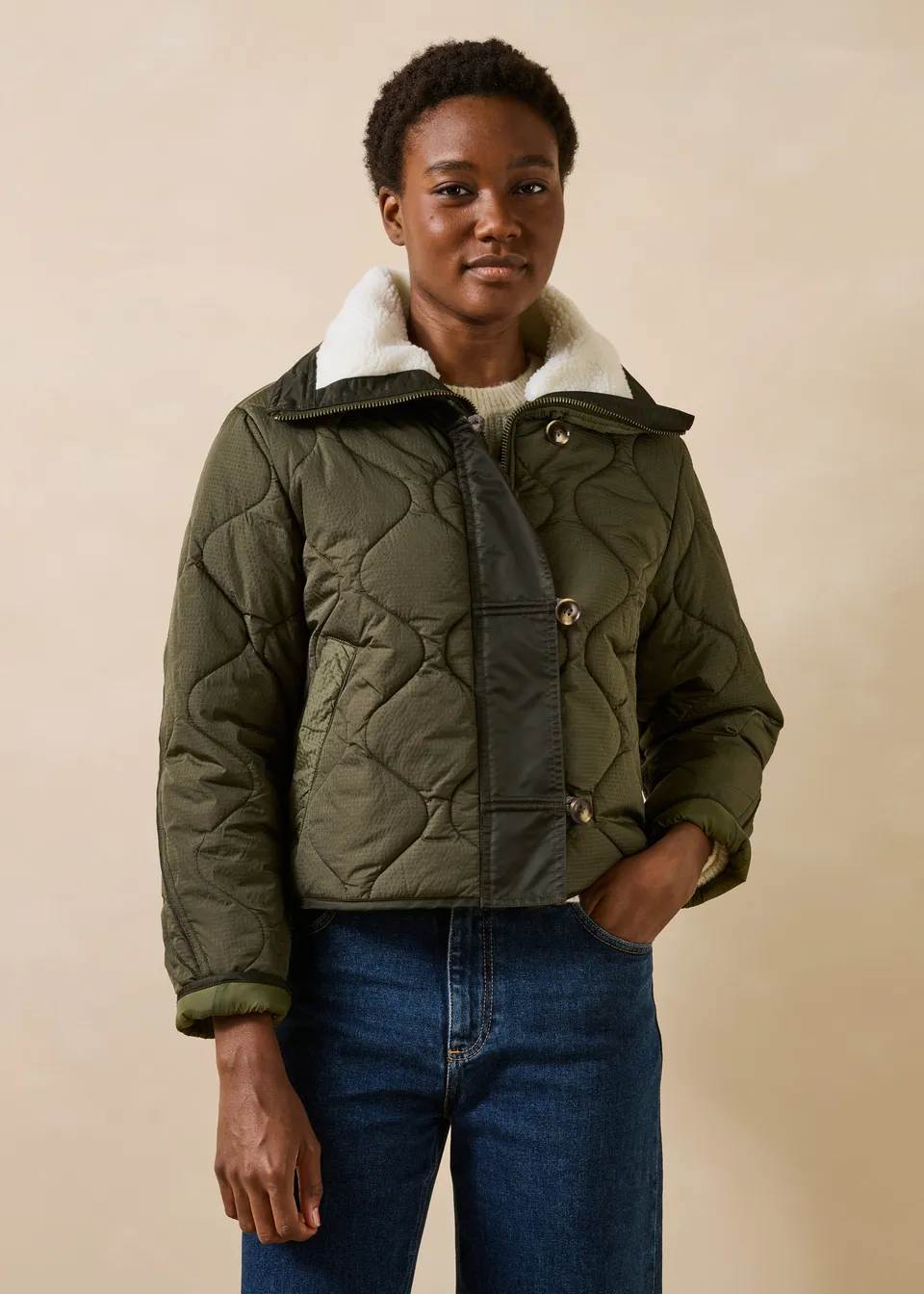 la-f-e-marabout-e-gora-steppjacke-kurz-dark-khaki-fell image 1