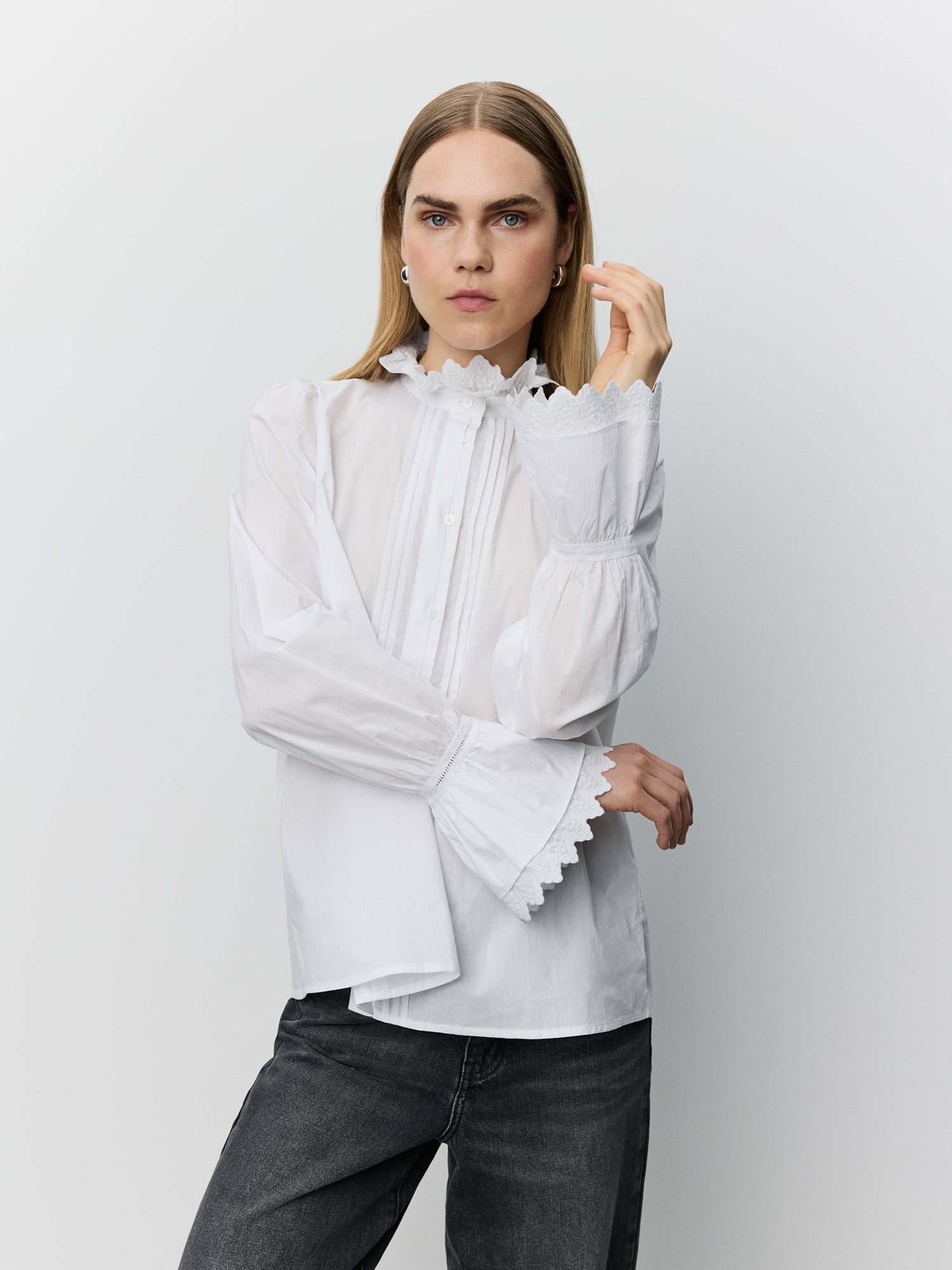 sofie-schnoor-women-serenasw-s263140-bluse-wei-stickerei image 5