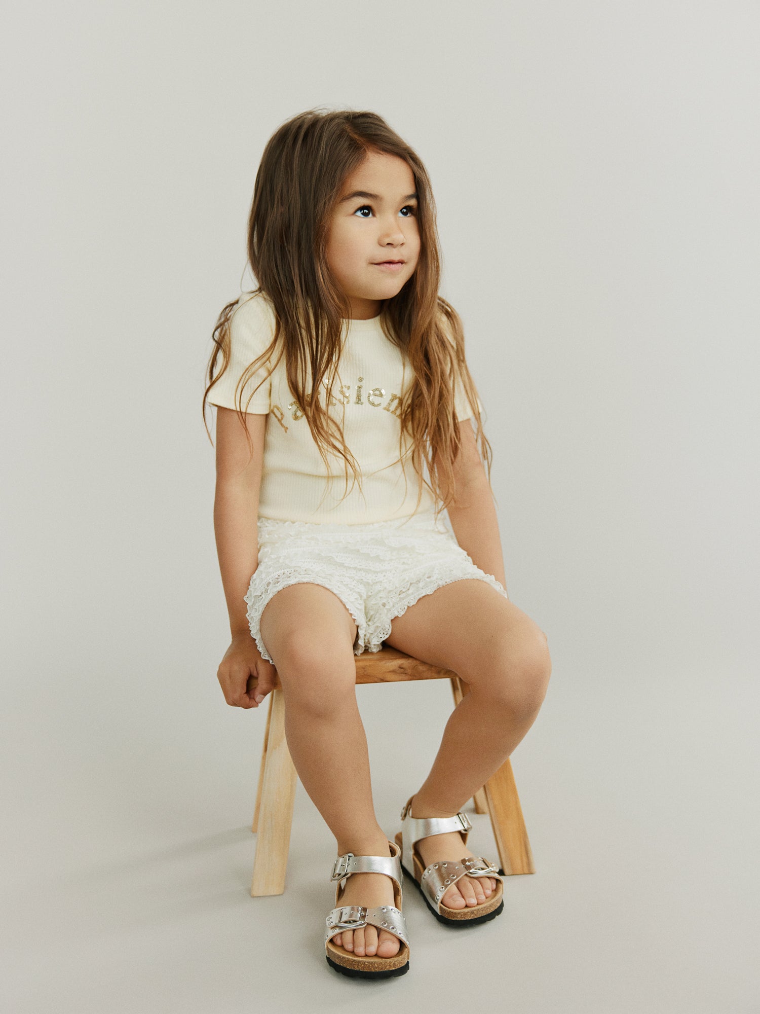 sofie-schnoor-kids-t-shirt-butter-yellow-pointelle-pailletten image 3