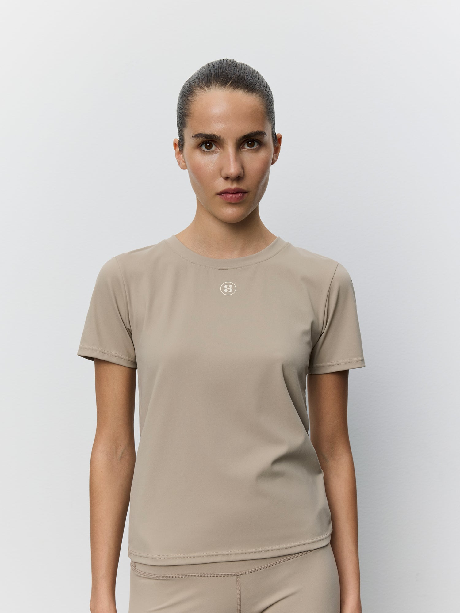 sofie-schnoor-sport-elviraspo-t-shirt-dusty-sand-nylon image 5