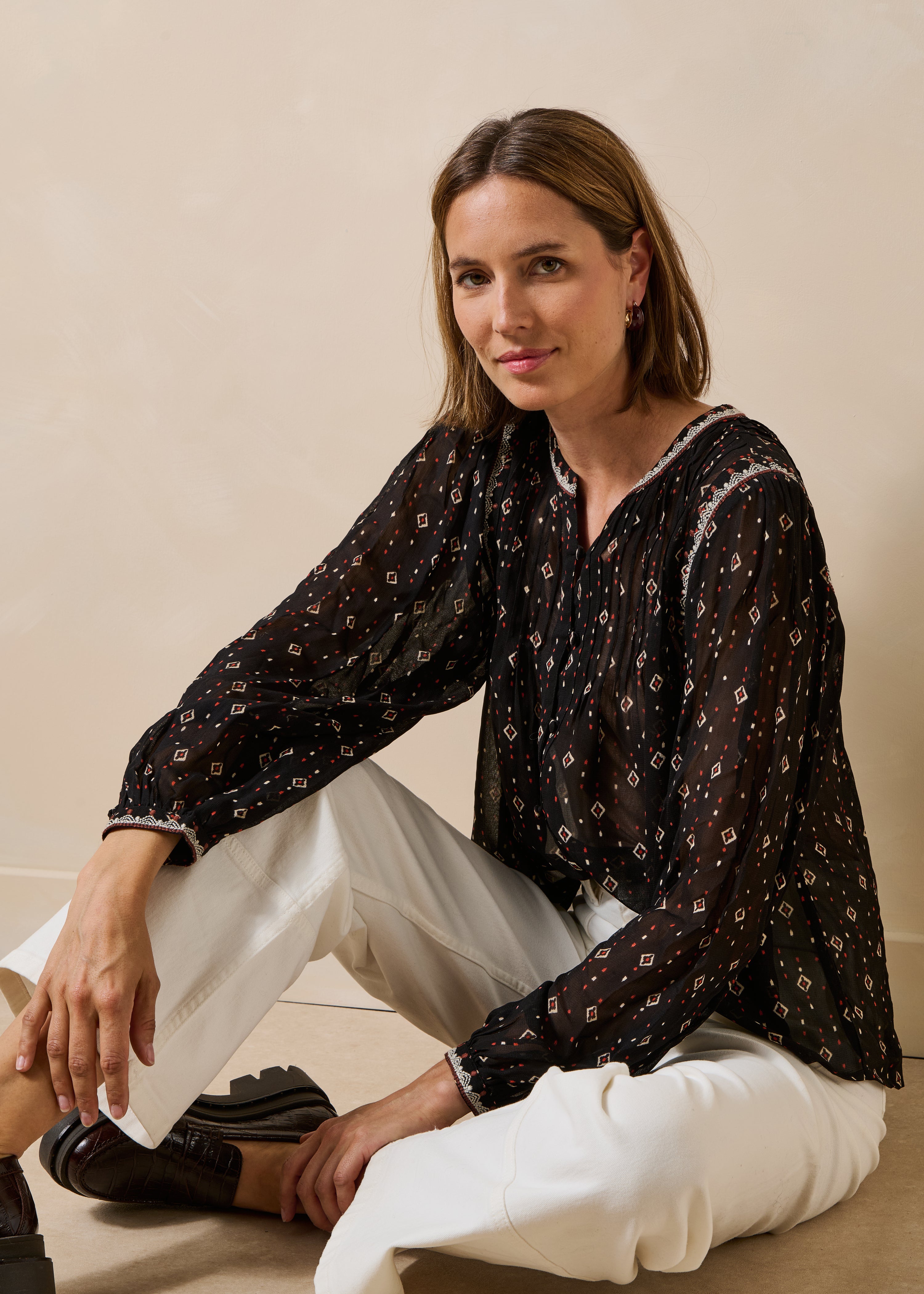 la-f-e-marabout-e-gambri-bluse-schwarz-crepe-stickerei image 2