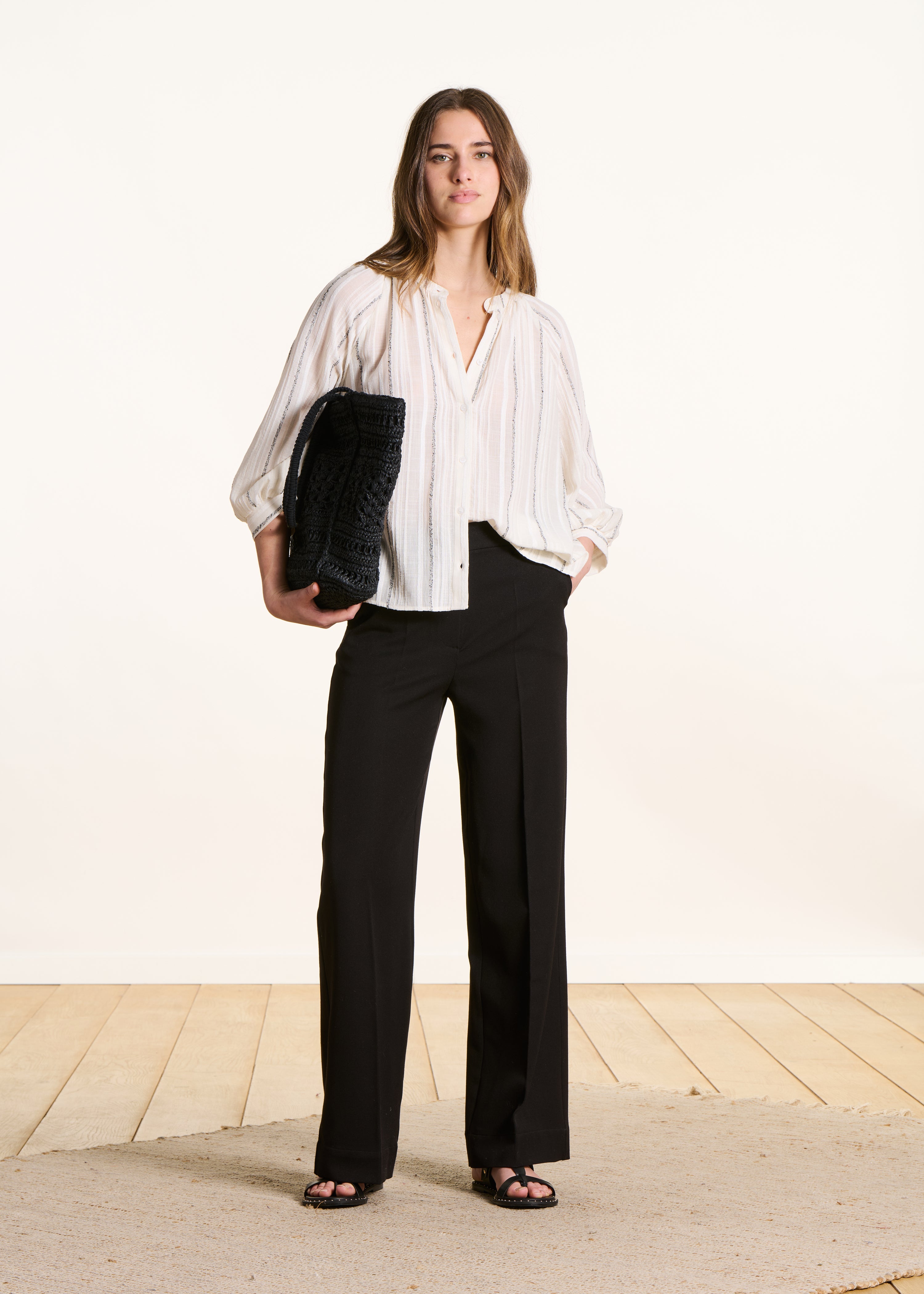 la-f-e-marabout-e-fiacre-hose-schwarz-gerade-cropped image 1