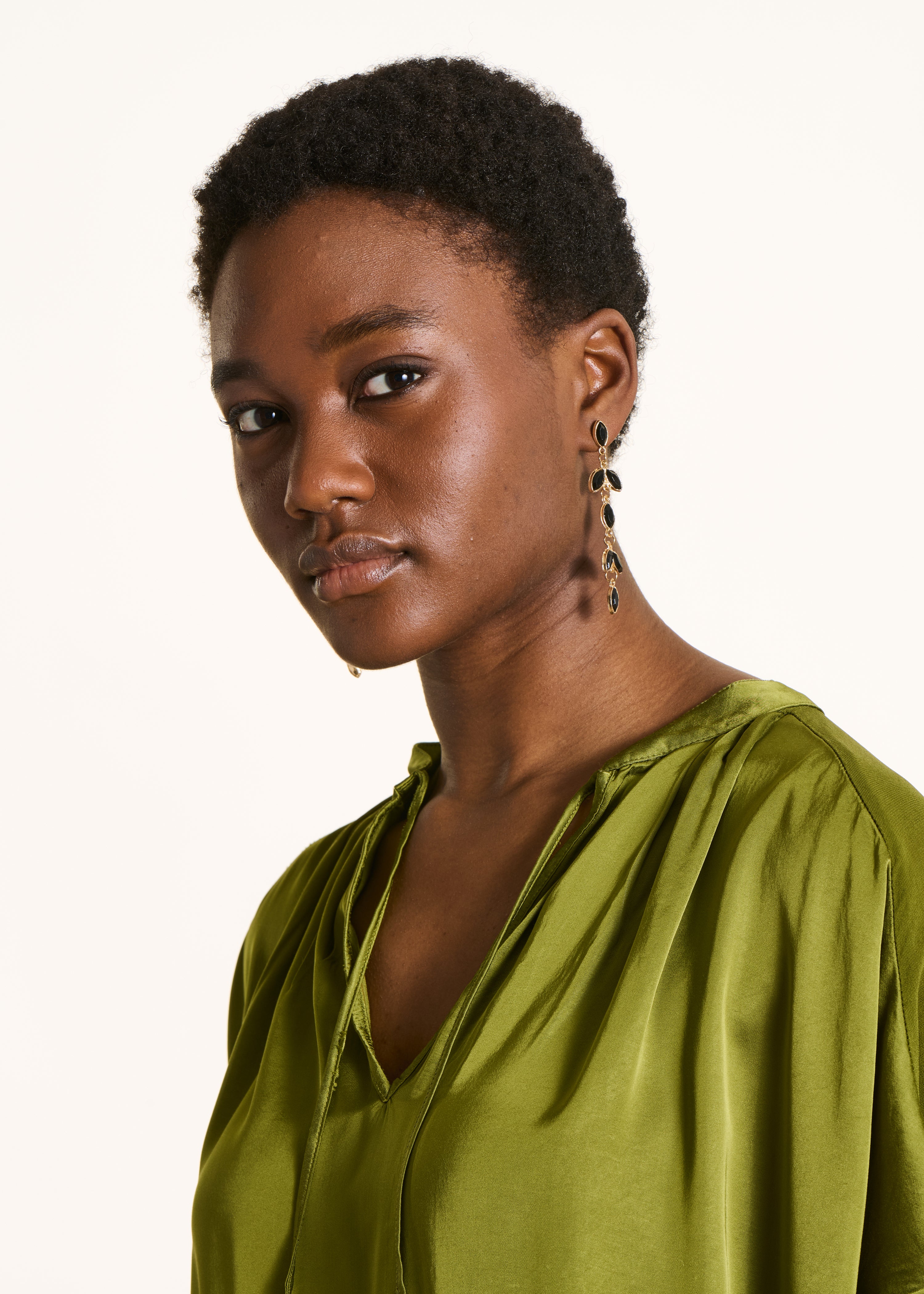 la-f-e-marabout-e-ohrringe-schwarz-gold-h-ngeohrringe-blumen image 1