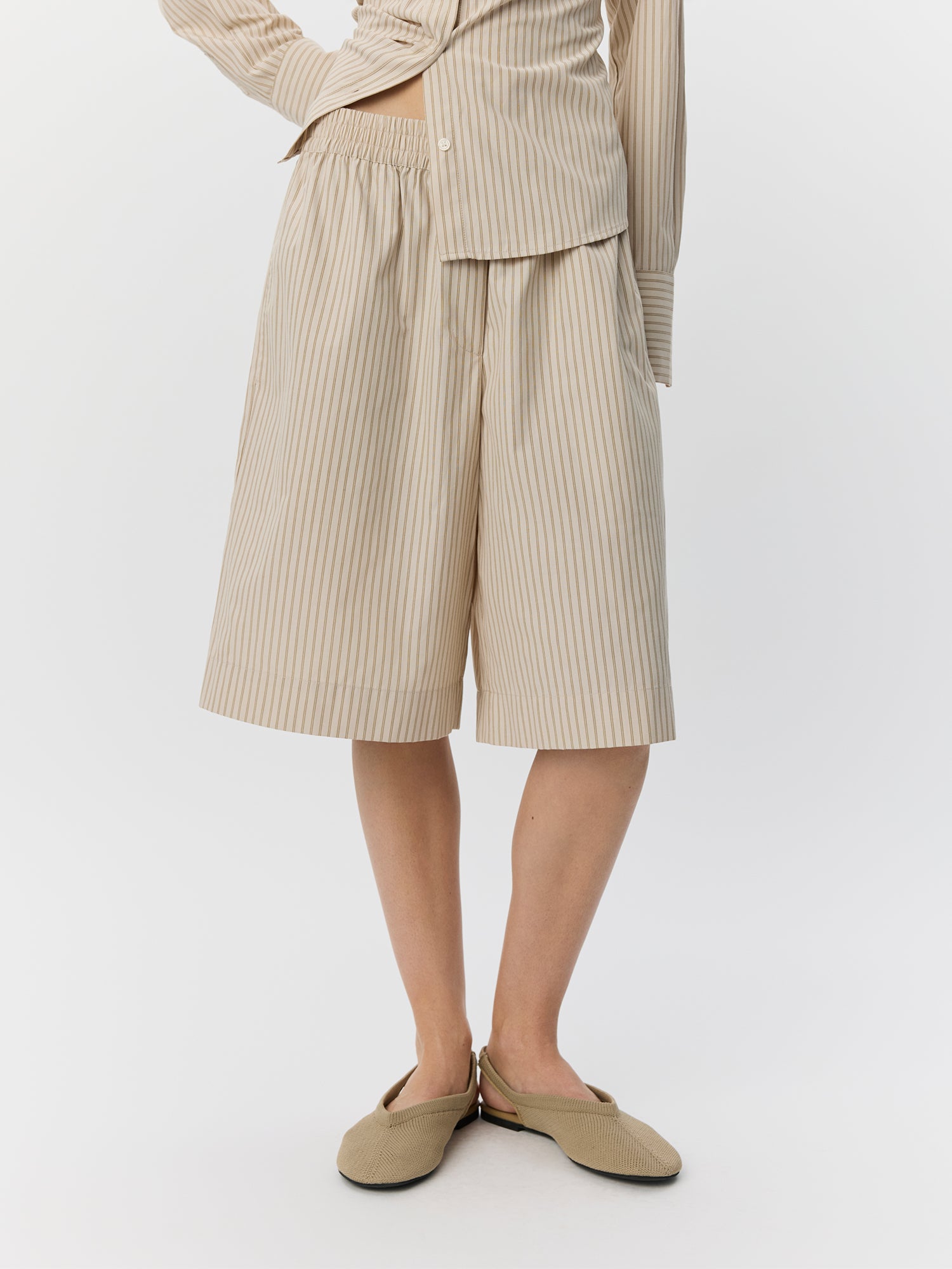 sofie-schnoor-blairsw-bermuda-shorts-off-white-schwarz image 5