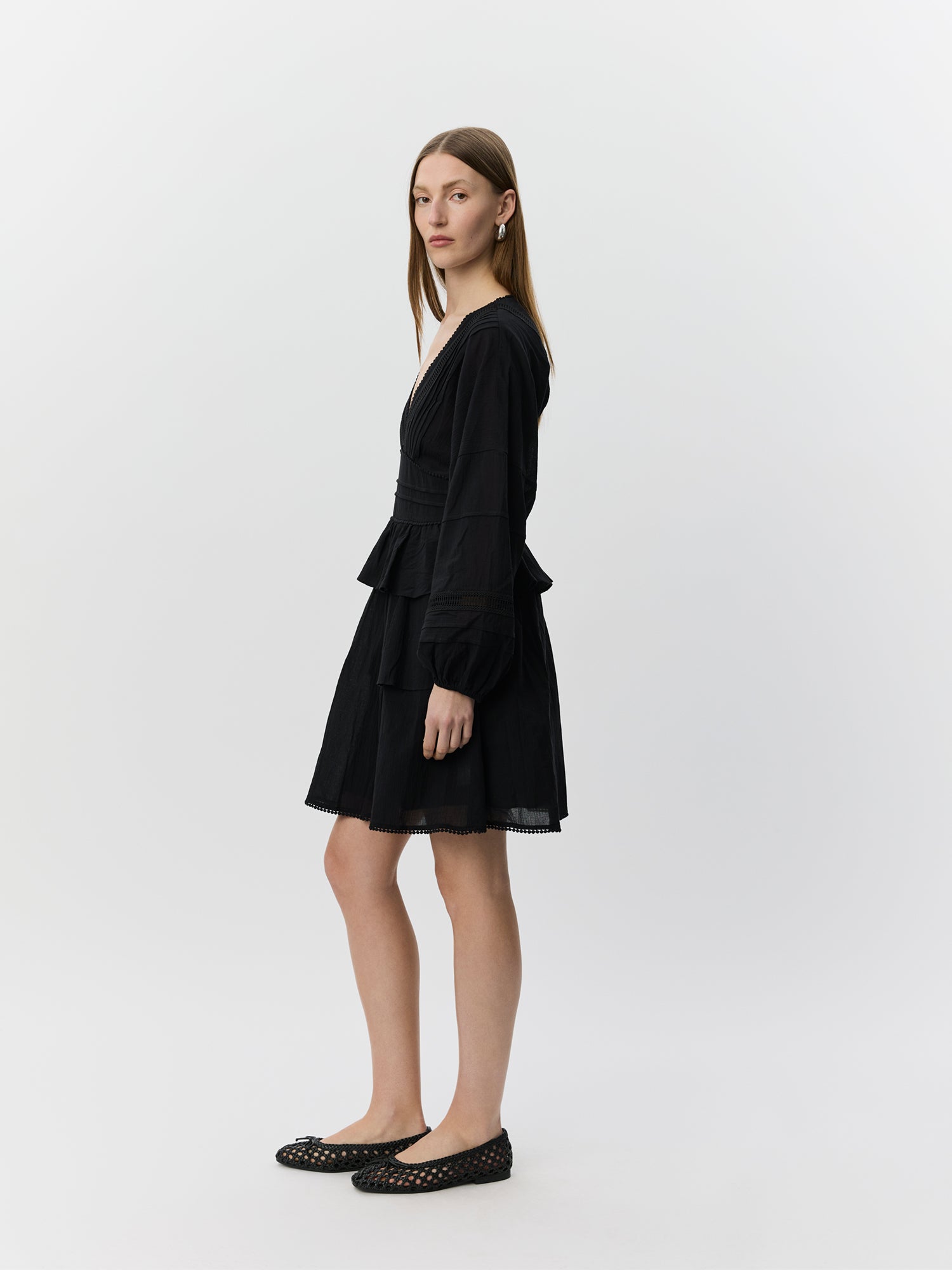 sofie-schnoor-jouvesw-midikleid-schwarz-34-spitze image 3