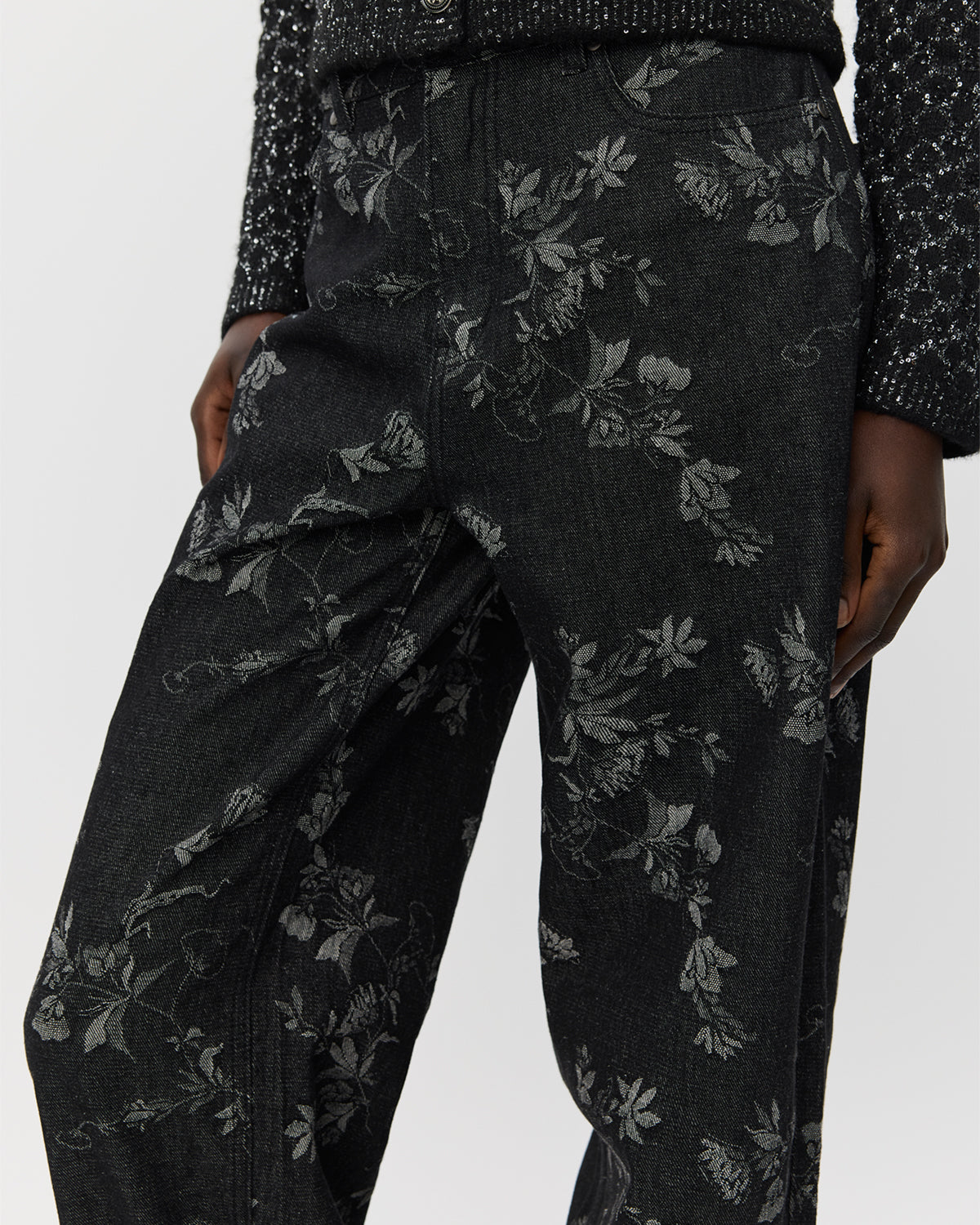 sofie-schnoor-mariamsw-jeans-black-flower-tapered image 5
