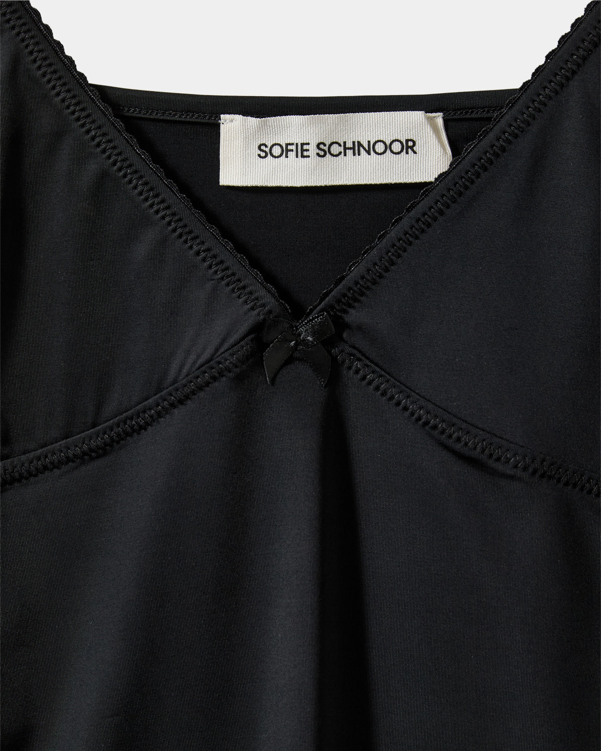 sofie-schnoor-valerysw-s261405-top-schwarz-v-ausschnitt image 7