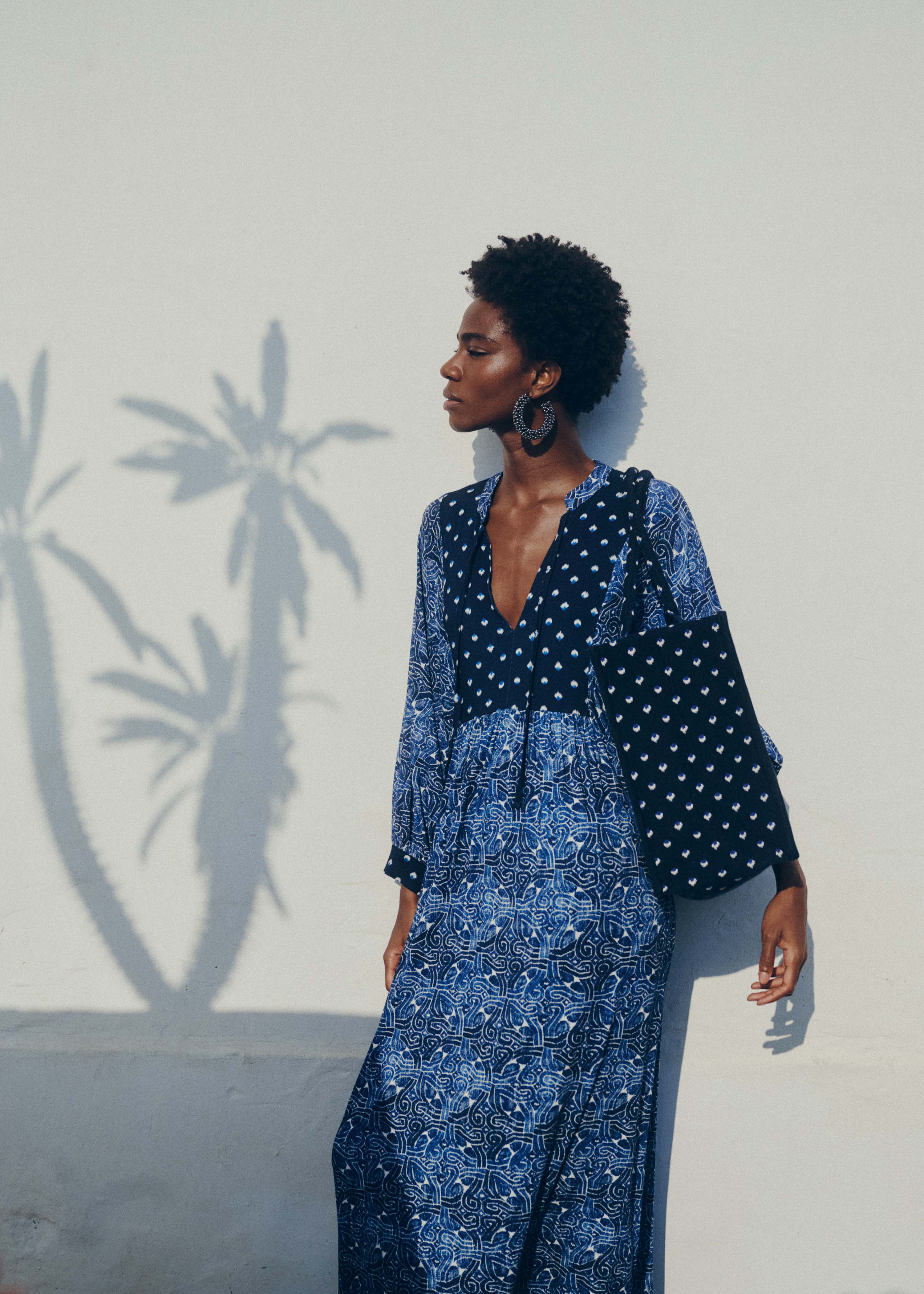 la-f-e-marabout-e-demba-maxikleid-blau-patchwork image 1