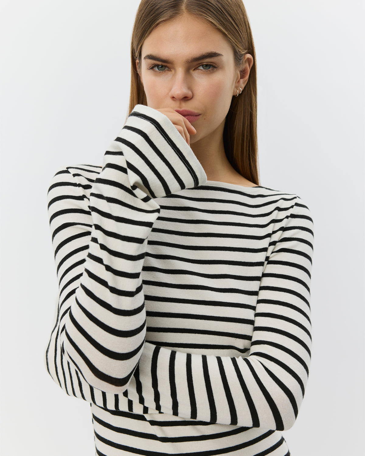 sofie-schnoor-cecesw-langarmshirt-wei-gestreift-bootsausschnitt image 5