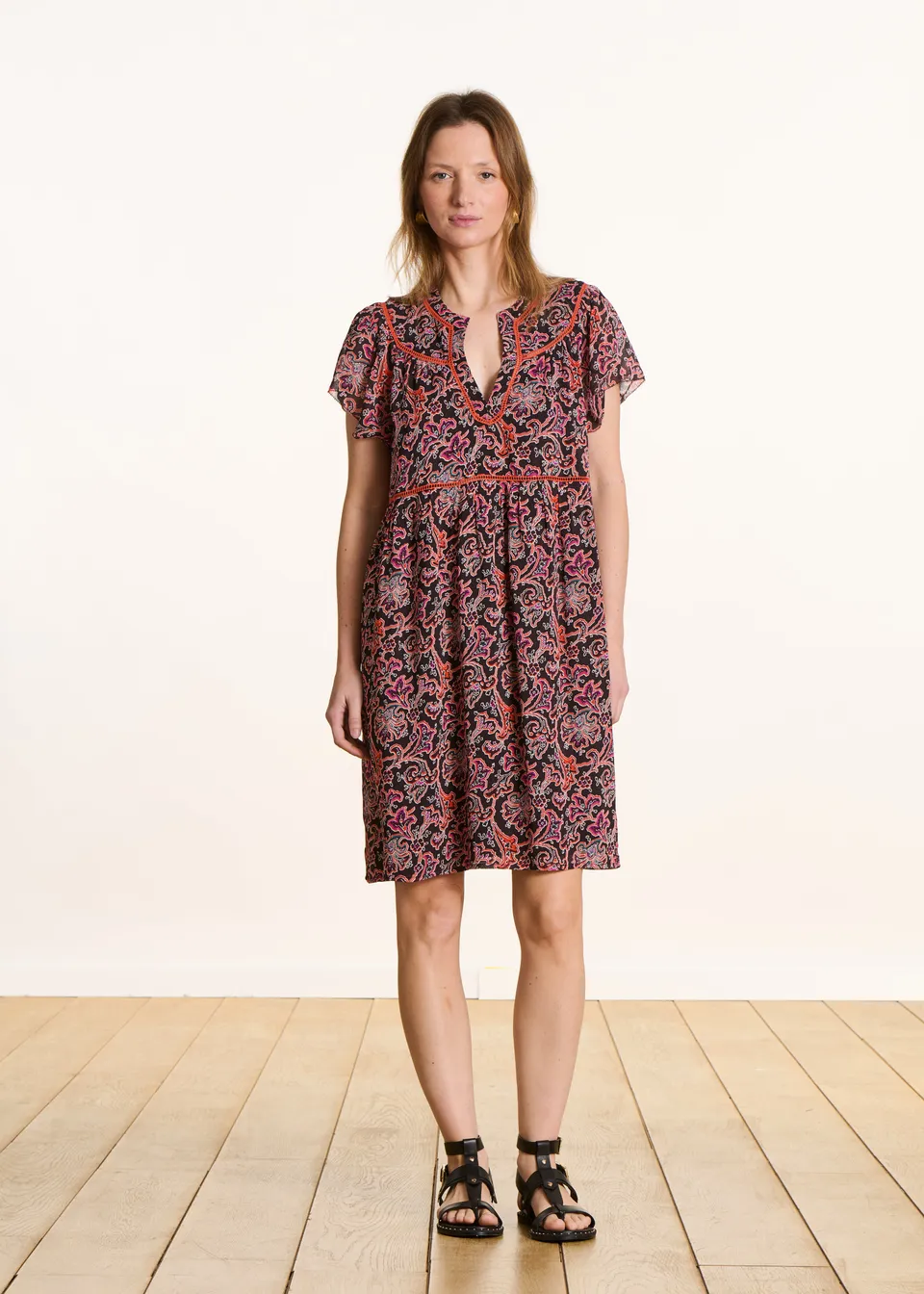la-f-e-marabout-e-fayak-minikleid-schwarz-floral-gef-ttert image 1