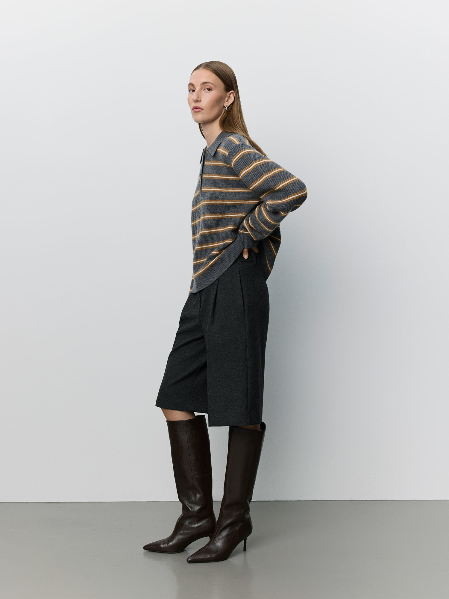 sofie-schnoor-women-stormasw-pullover-dunkelgrau-gestreift-lammwolle image 3