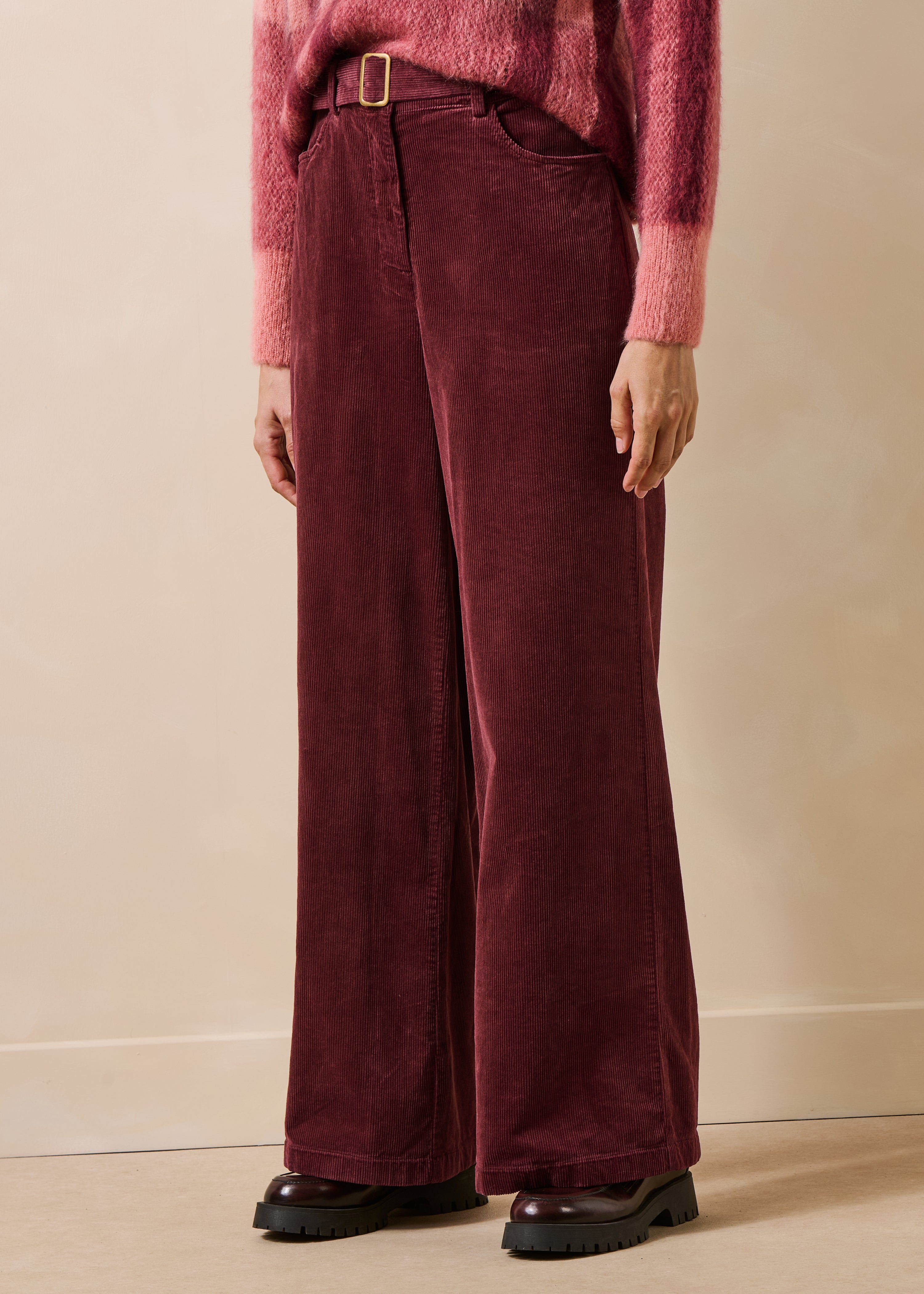 la-f-e-marabout-e-globus-hose-cord-bordeaux-weit image 2