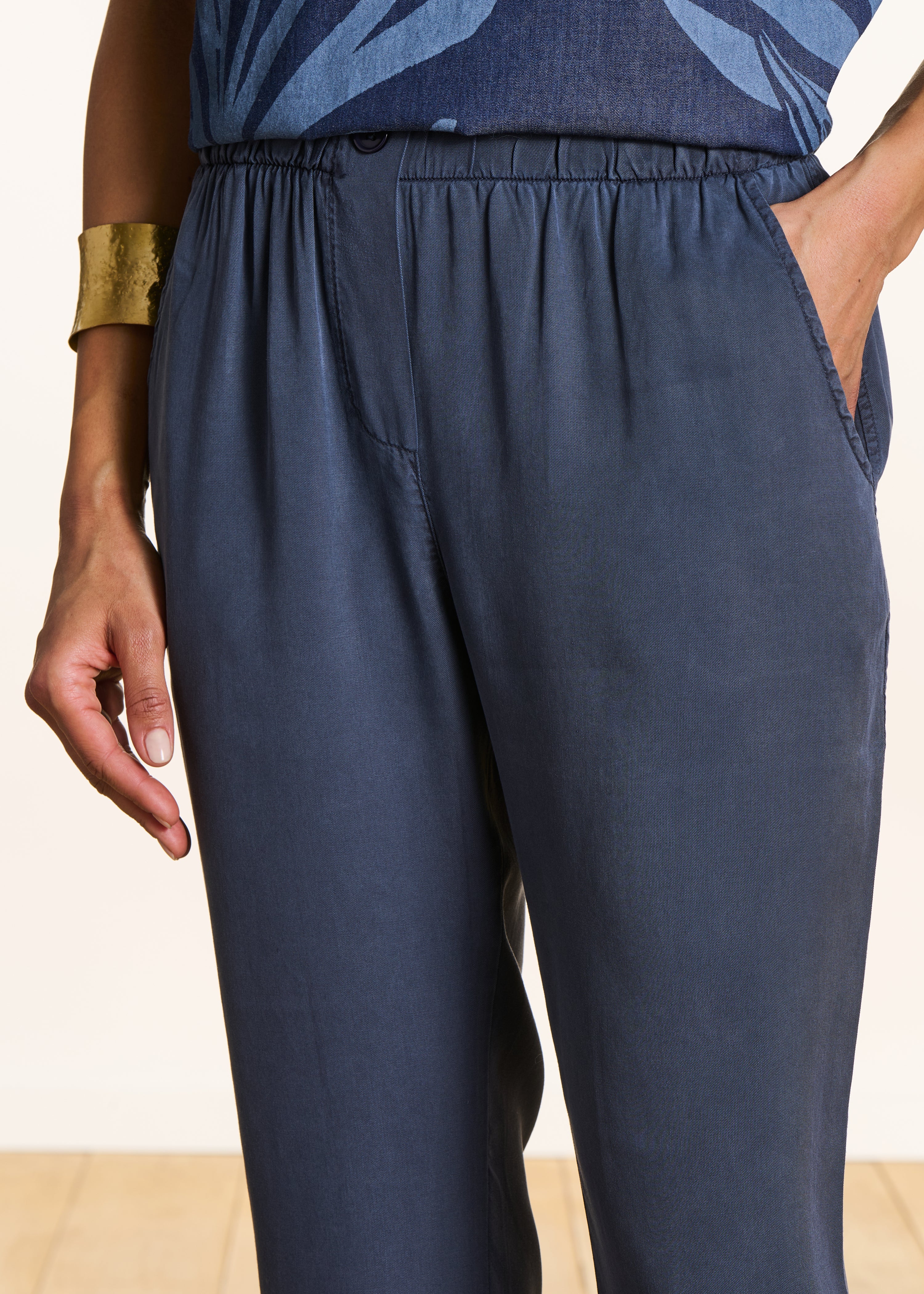 la-f-e-marabout-e-damila-hose-marine-lyocell-gerade image 5