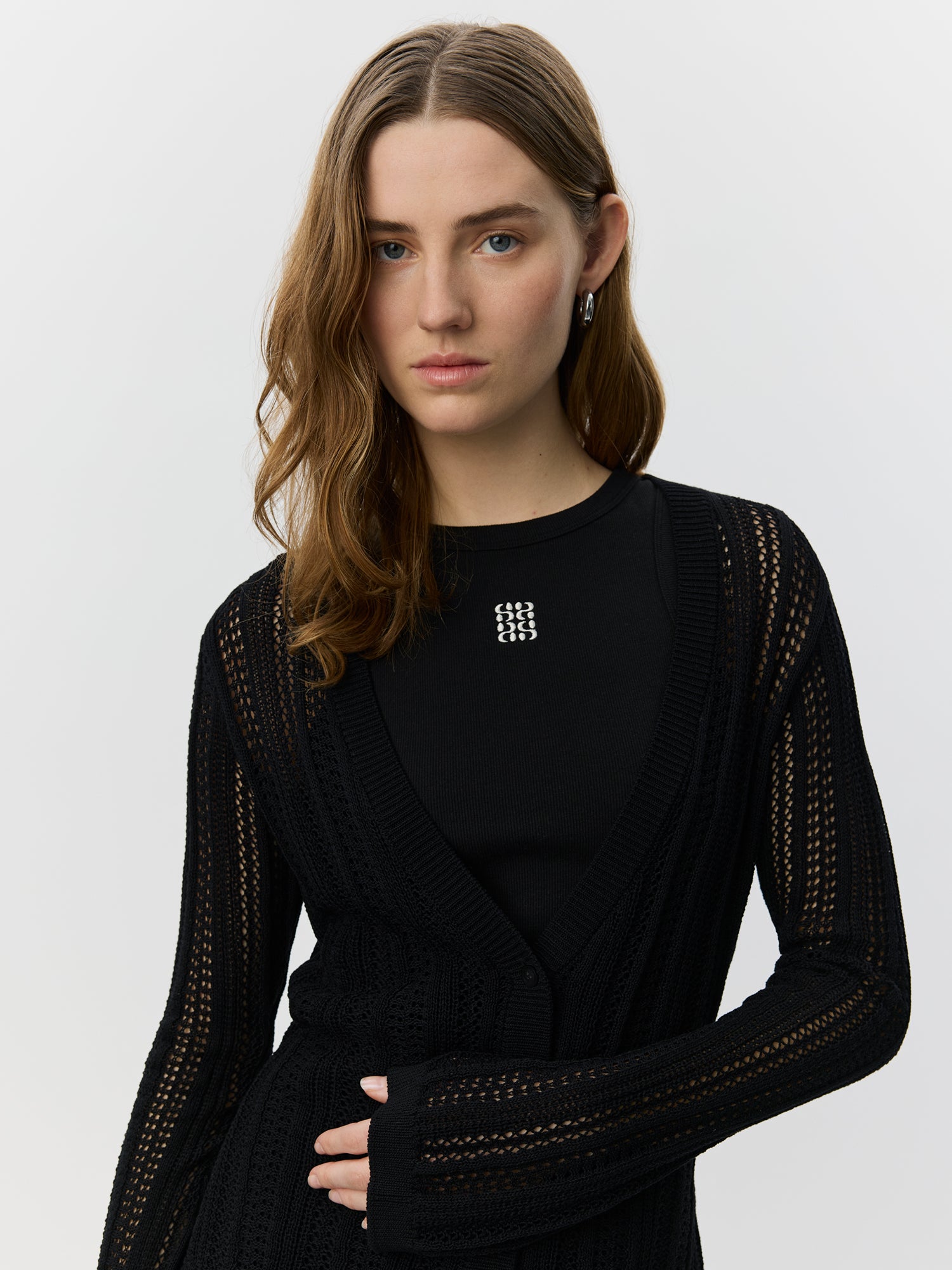 sofie-schnoor-women-ayrasw-strick-cardigan-schwarz-v-ausschnitt image 5