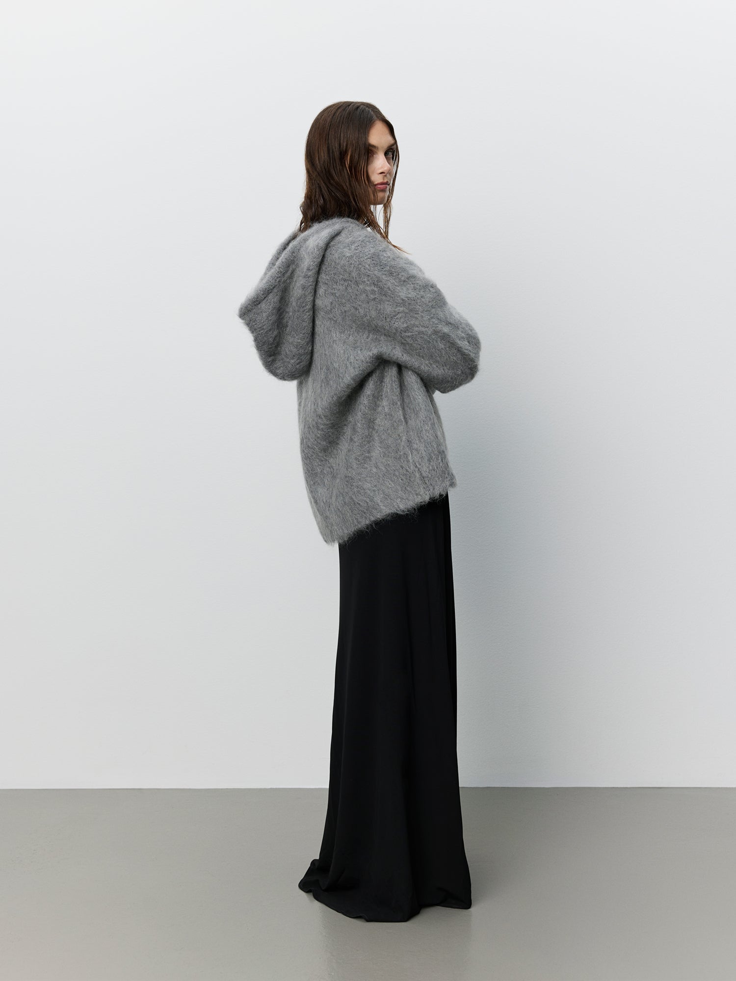 sofie-schnoor-icon-004-sinasw-strick-hoodie-hellgrau image 4