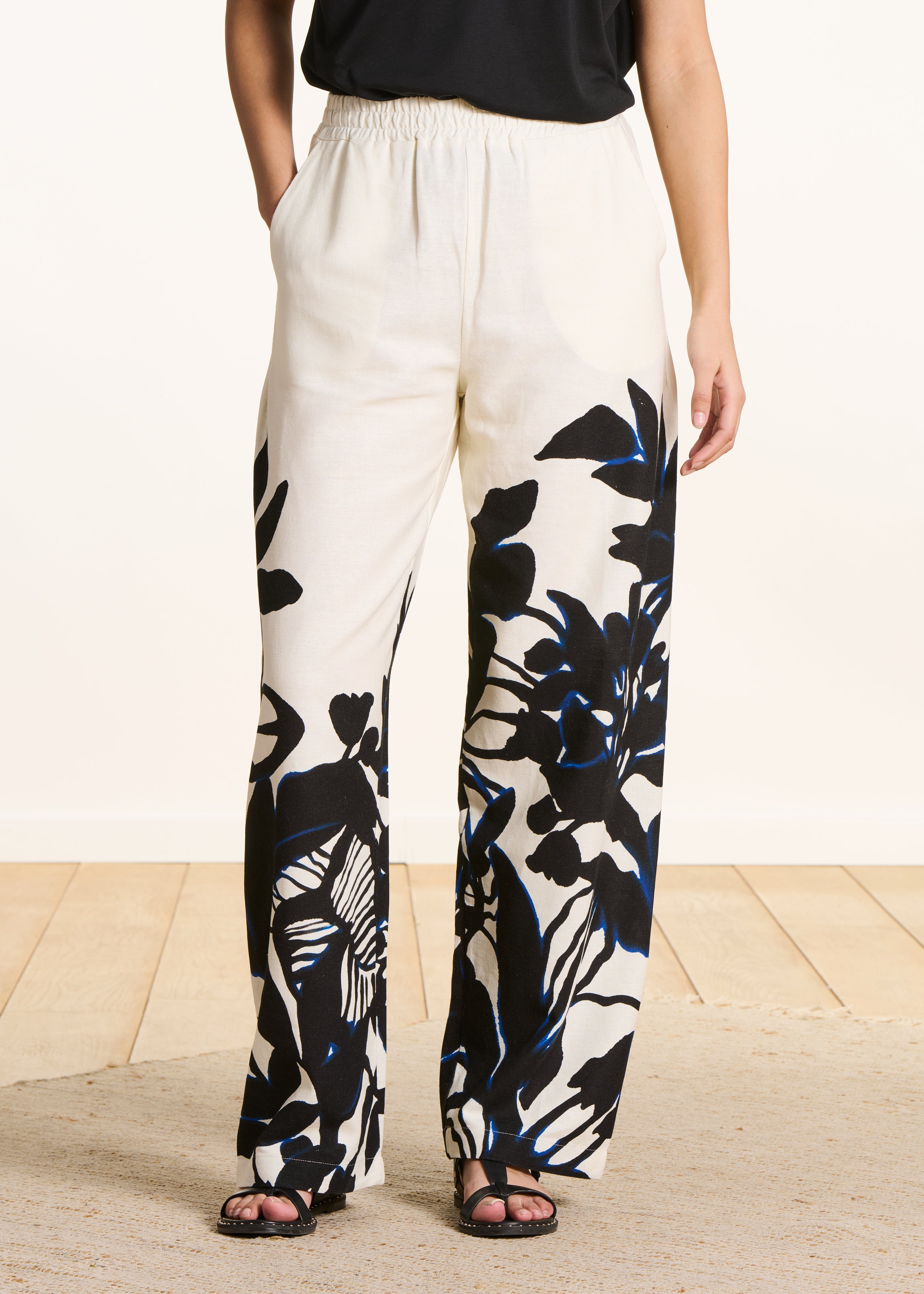 la-f-e-marabout-e-demeris-hose-ecru-schwarz-floral image 2