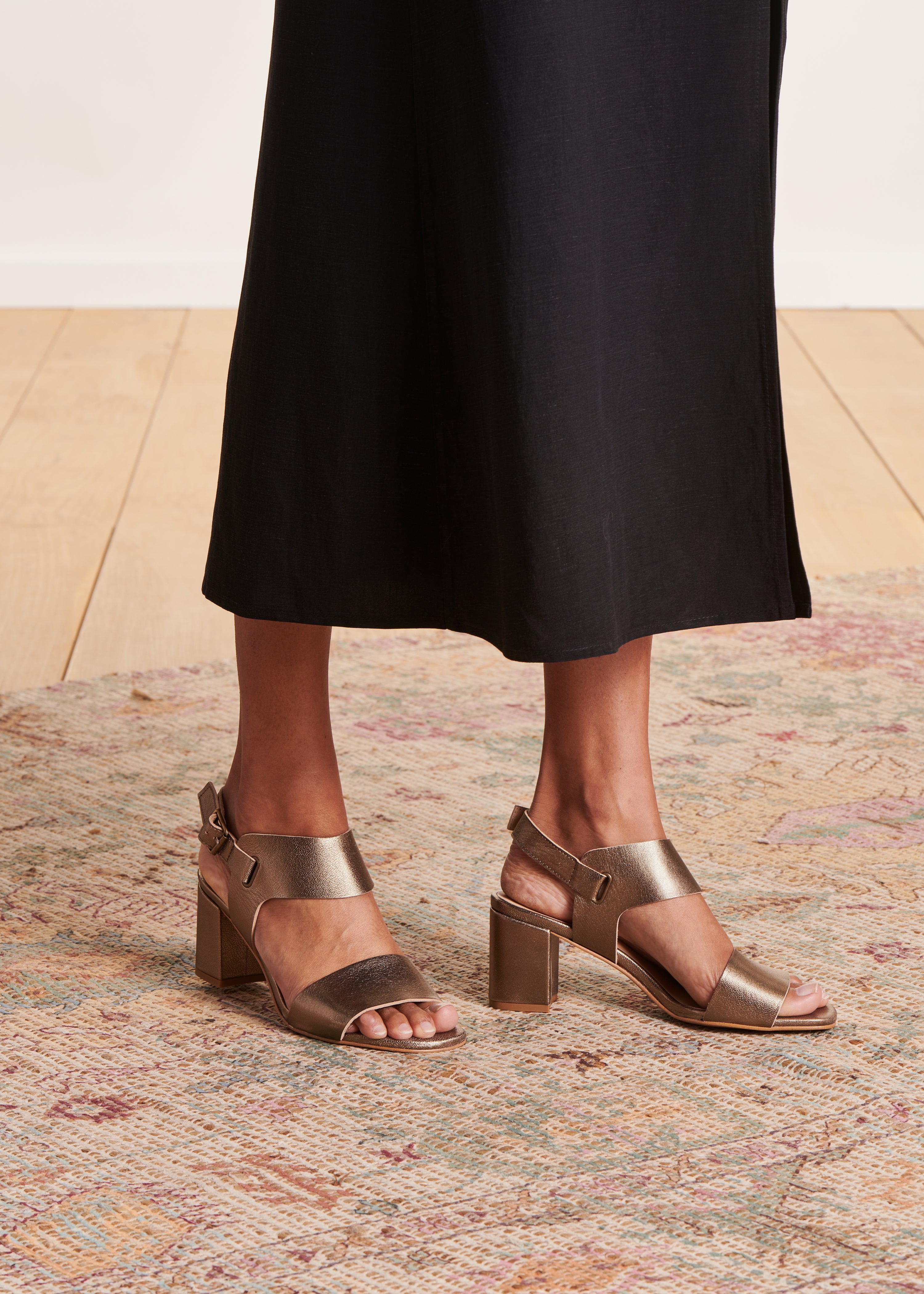 la-f-e-marabout-e-vimbre-sandalen-gold-leder-absatz image 1