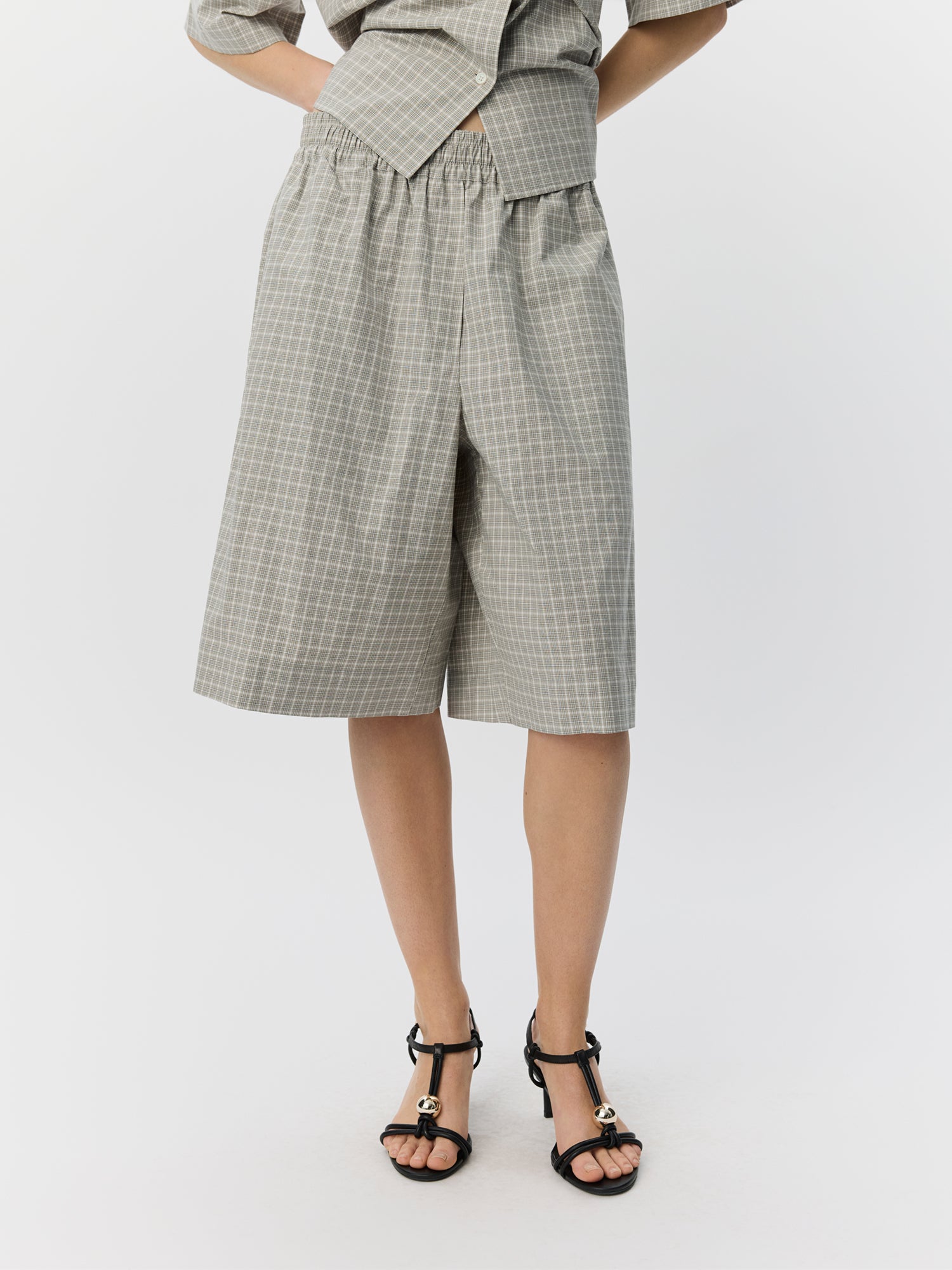 sofie-schnoor-women-blairsw-bermuda-shorts-grau-kariert image 5