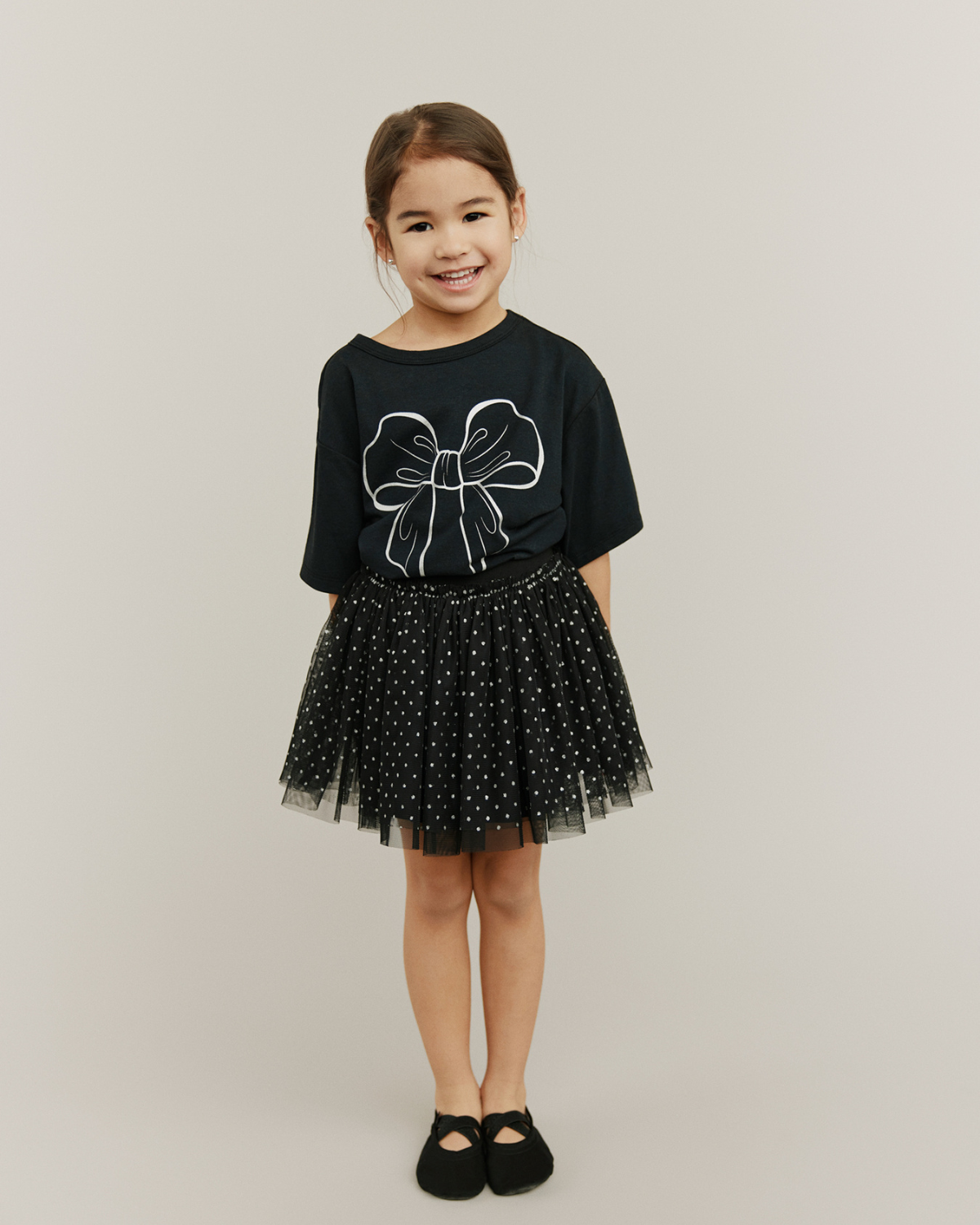 sofie-schnoor-kids-asitask-pnos621-t-shirt-schwarz-schleife image 3