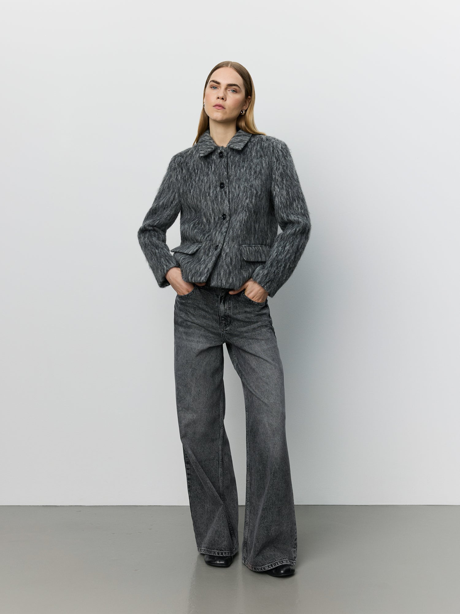 sofie-schnoor-women-ellysw-short-blazer-dunkelgrau image 2