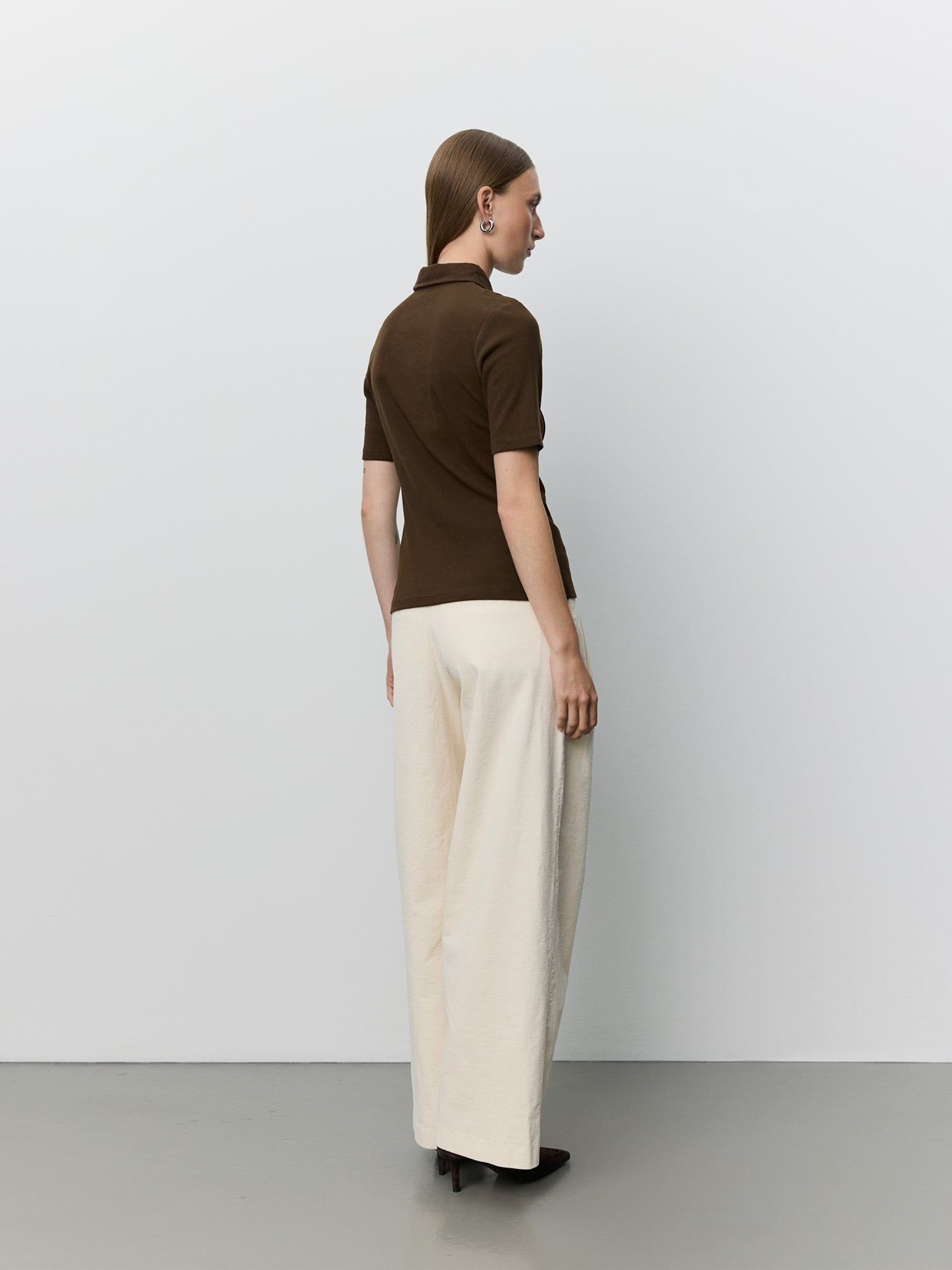 sofie-schnoor-women-baelasw-polo-shirt-dunkelbraun-baumwolle image 4
