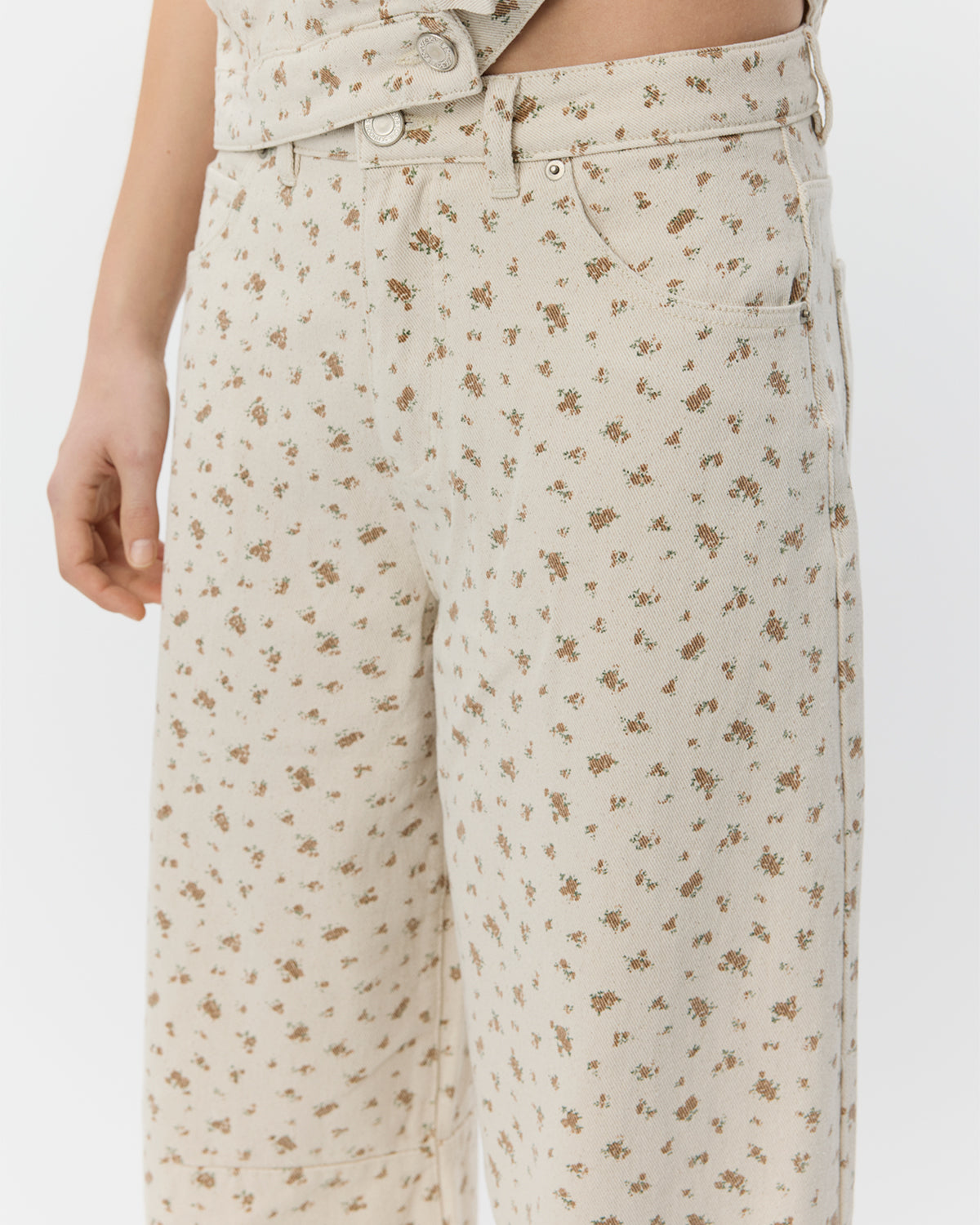 sofie-schnoor-women-tomarsw-jeans-barrel-rose-flower image 4