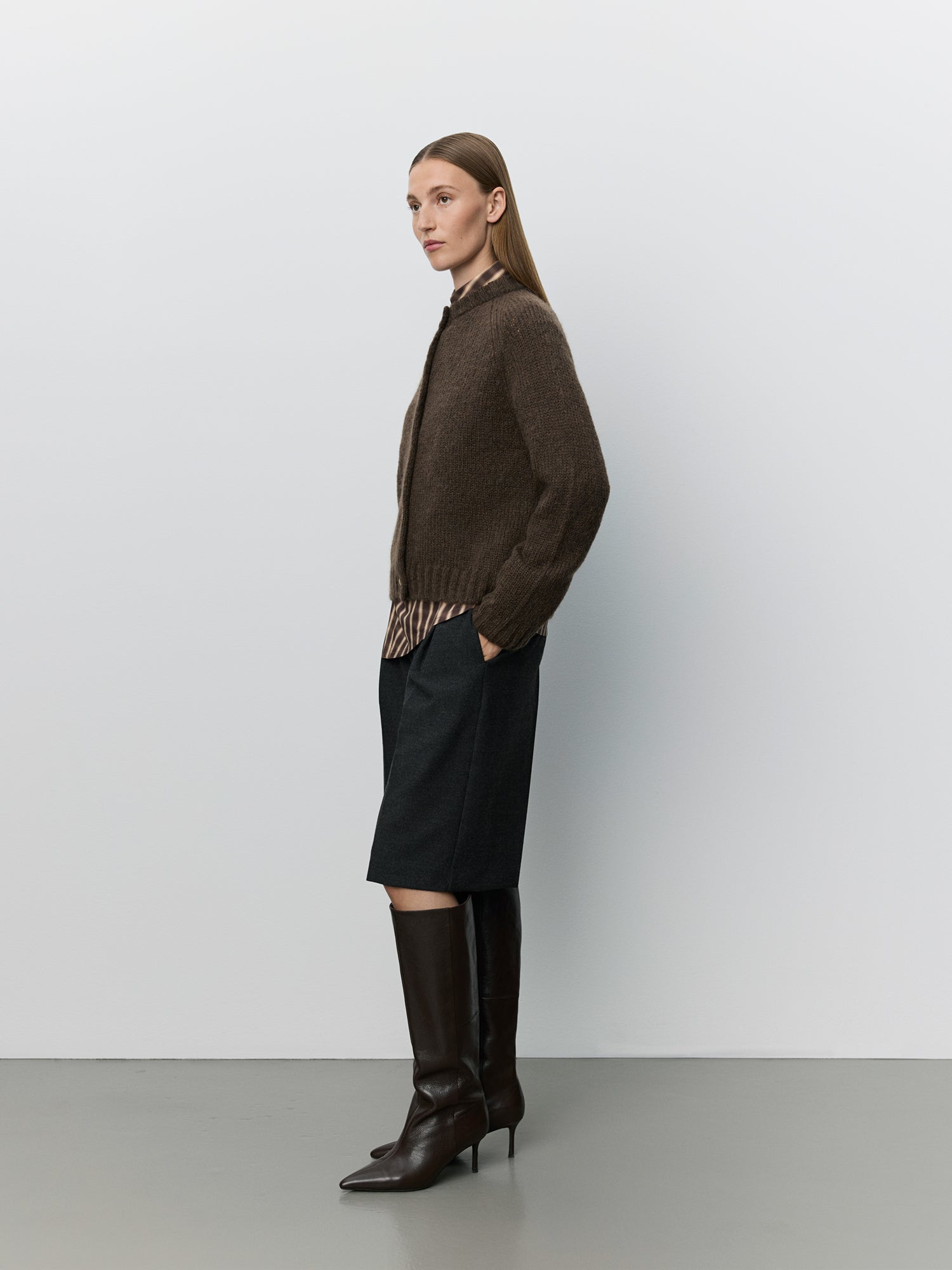 sofie-schnoor-women-selmasw-strickcardigan-dunkelbraun-kidmohair image 3