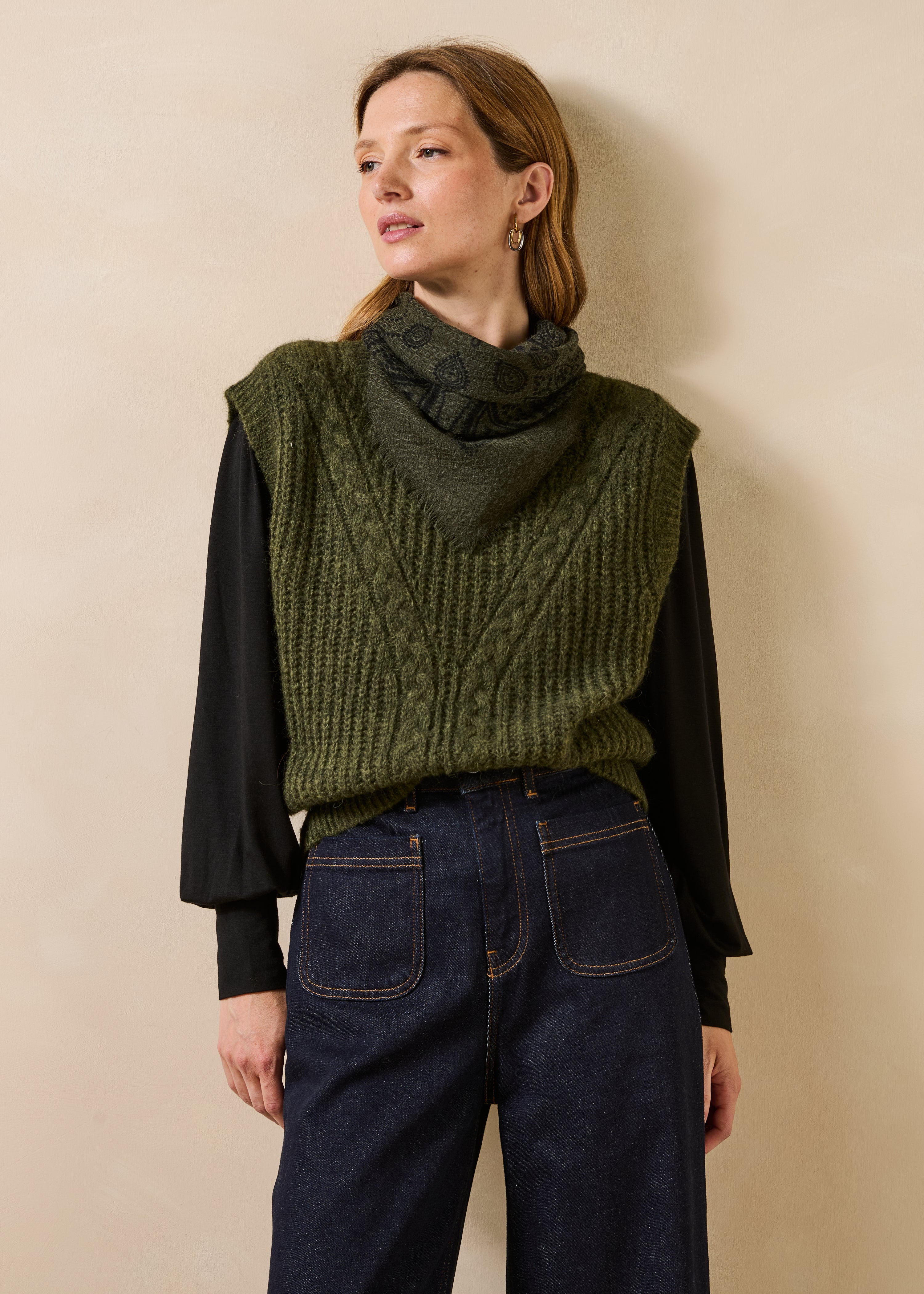 la-f-e-marabout-e-gabina-pullunder-khaki-zopf-strick image 1