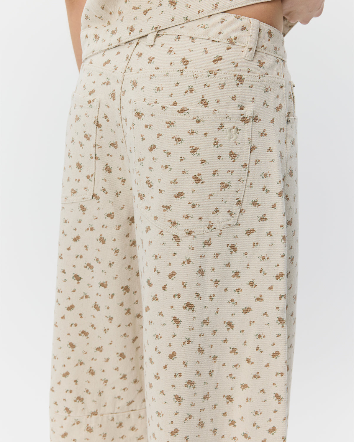 sofie-schnoor-women-tomarsw-jeans-barrel-rose-flower image 5