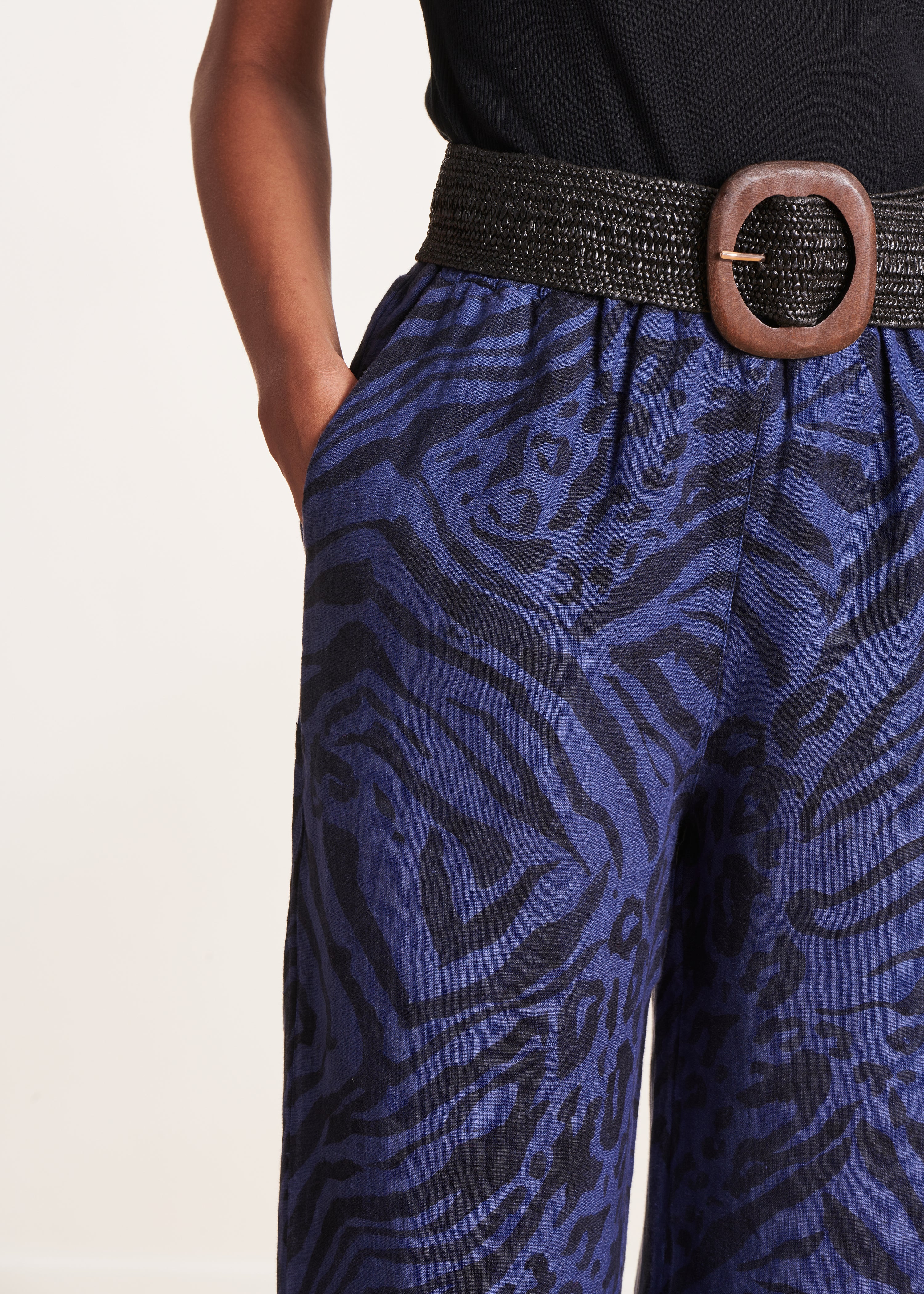 la-f-e-marabout-e-pacoa-hose-blau-leinen-animalprint-weit image 5