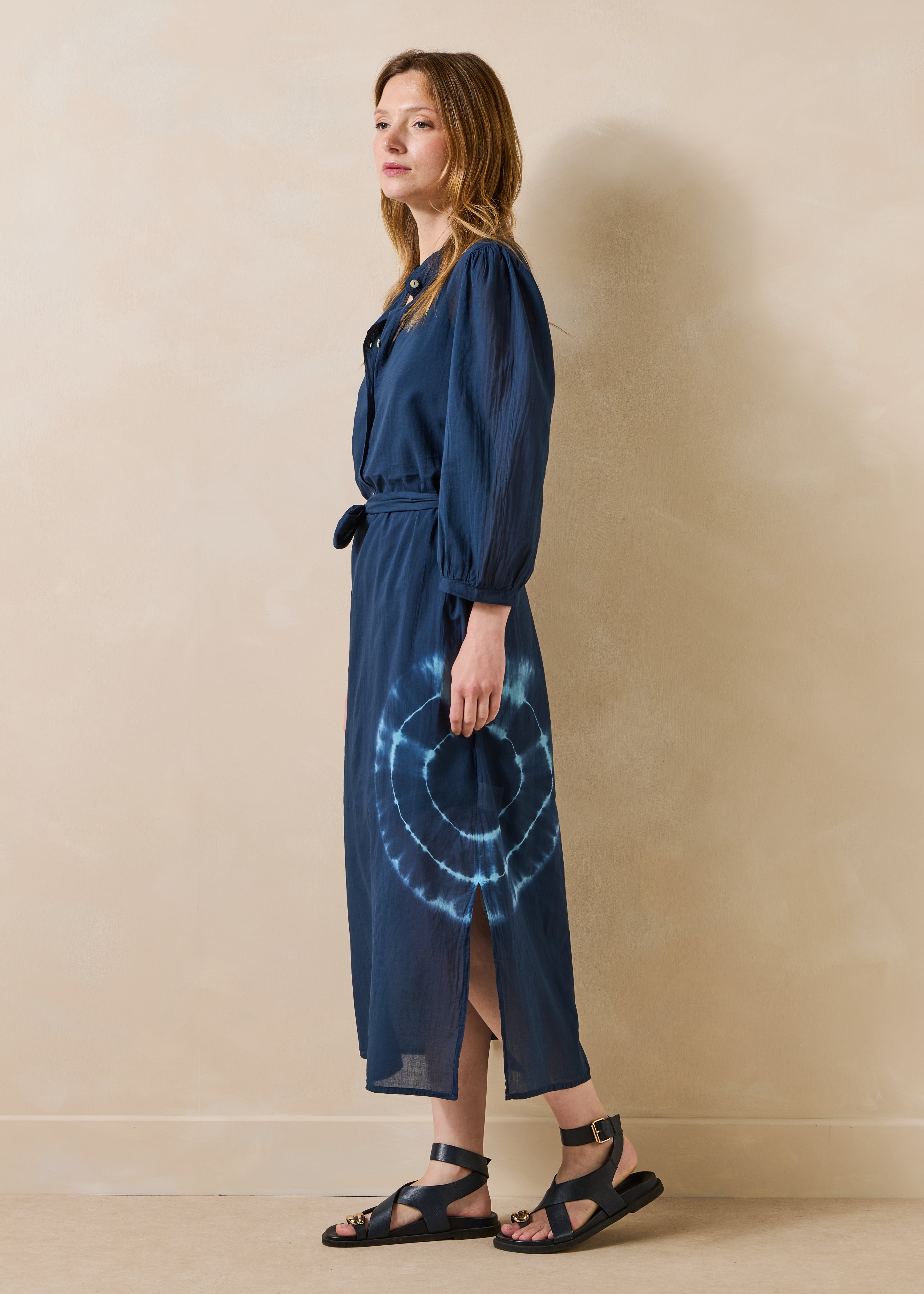 la-f-e-marabout-e-robes-kleid-blau-tie-dye-midi-voile image 2