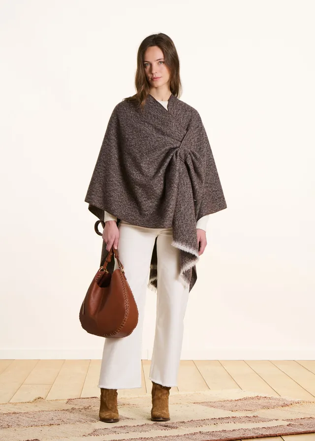 la-f-e-marabout-e-essia-poncho-taupe-mit-fransen image 1