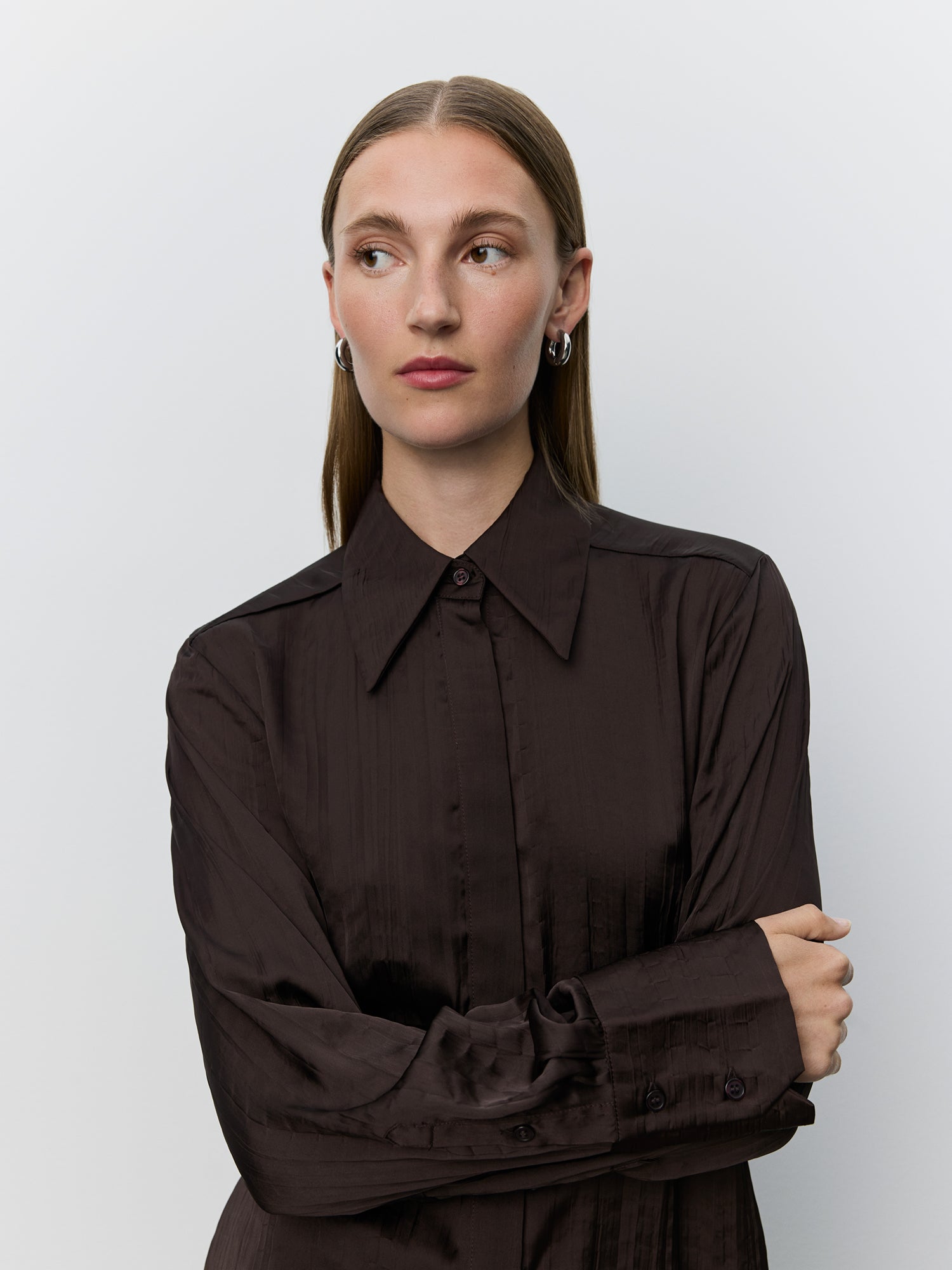sofie-schnoor-wildasw-bluse-dunkelbraun-satin image 5