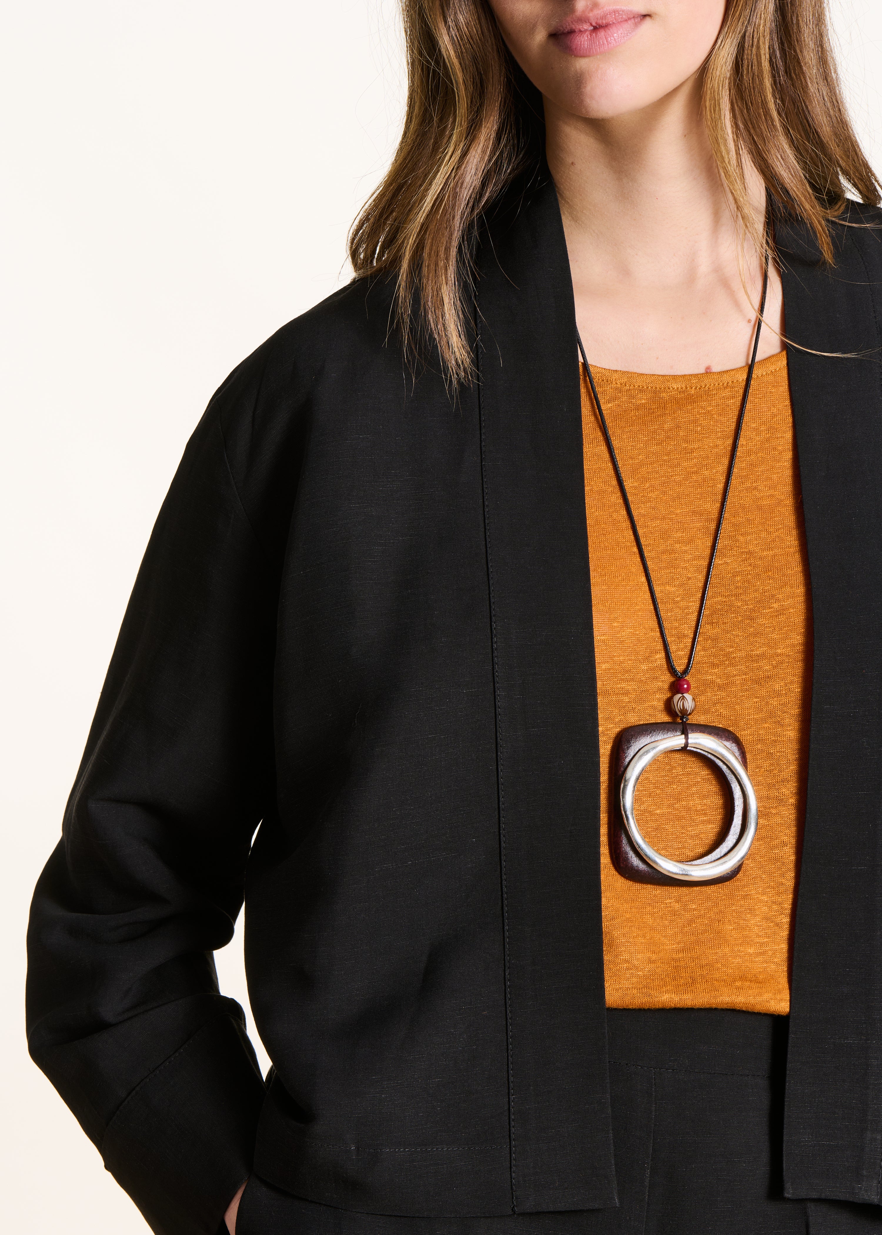 la-f-e-marabout-e-poma-jacke-damen-schwarz-kurz-leinen image 5