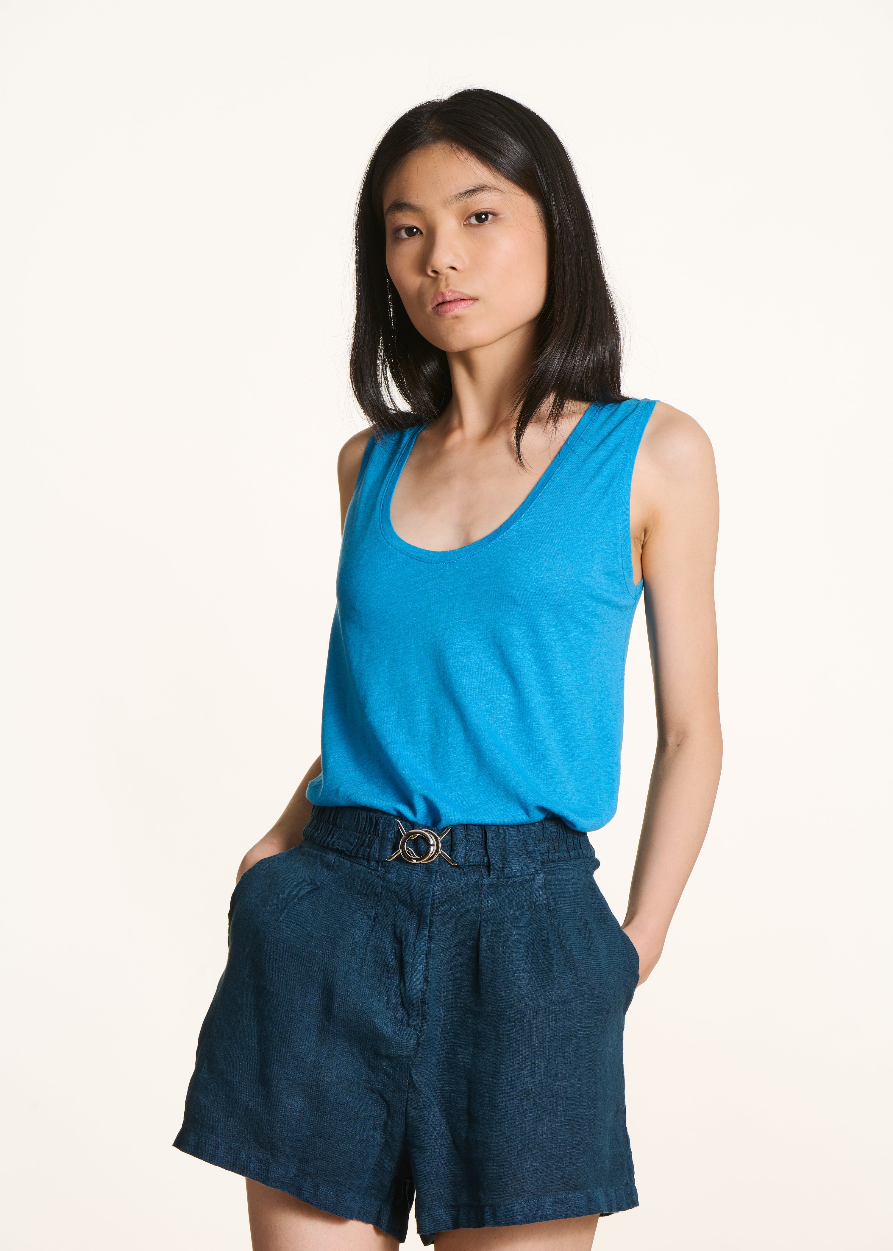 la-f-e-marabout-e-tops-tr-gertop-hellblau-lyocell-leinen image 1