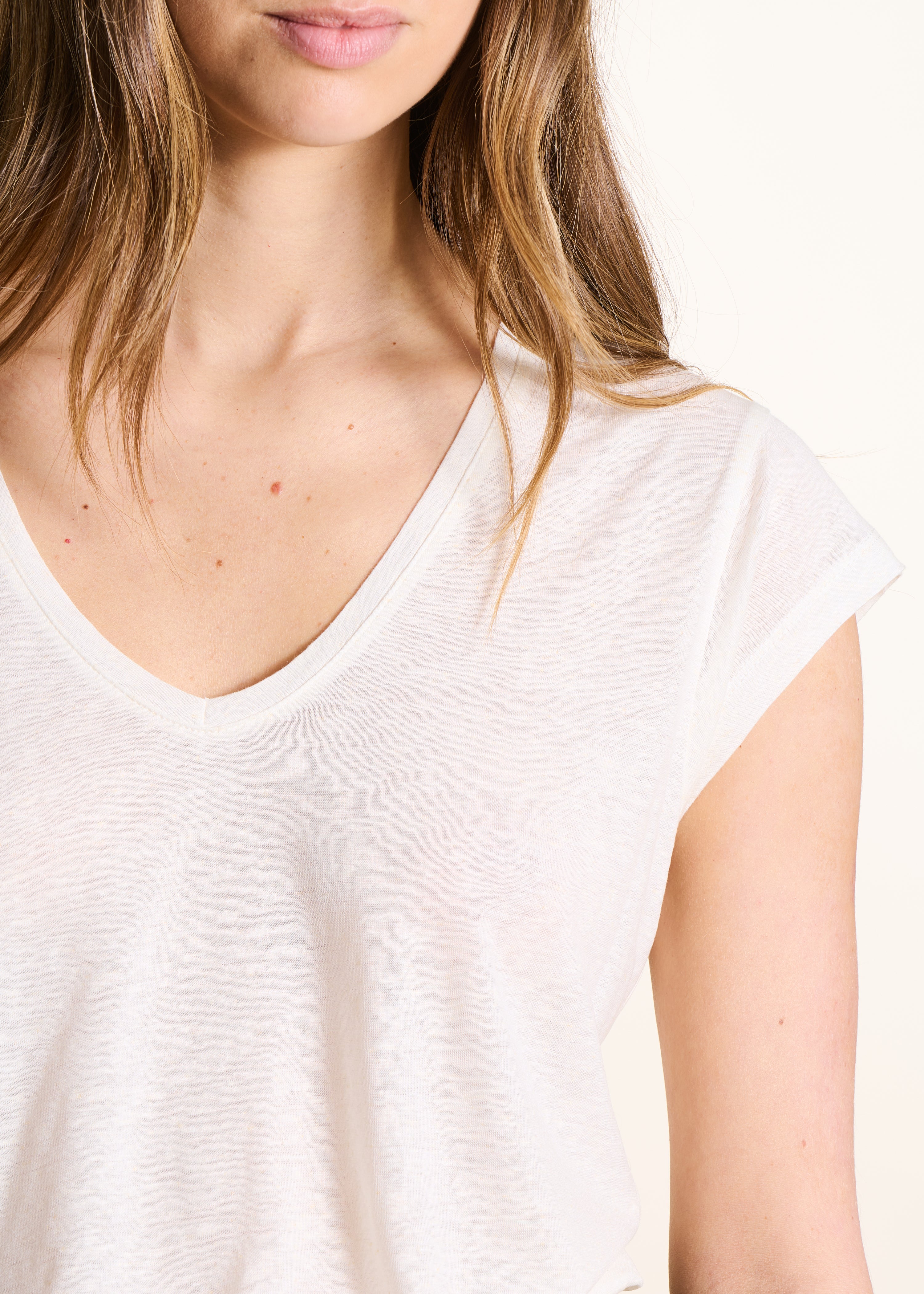 la-f-e-marabout-e-tops-t-shirts-t-shirt-ecru-lyocell-v-ausschnitt image 5