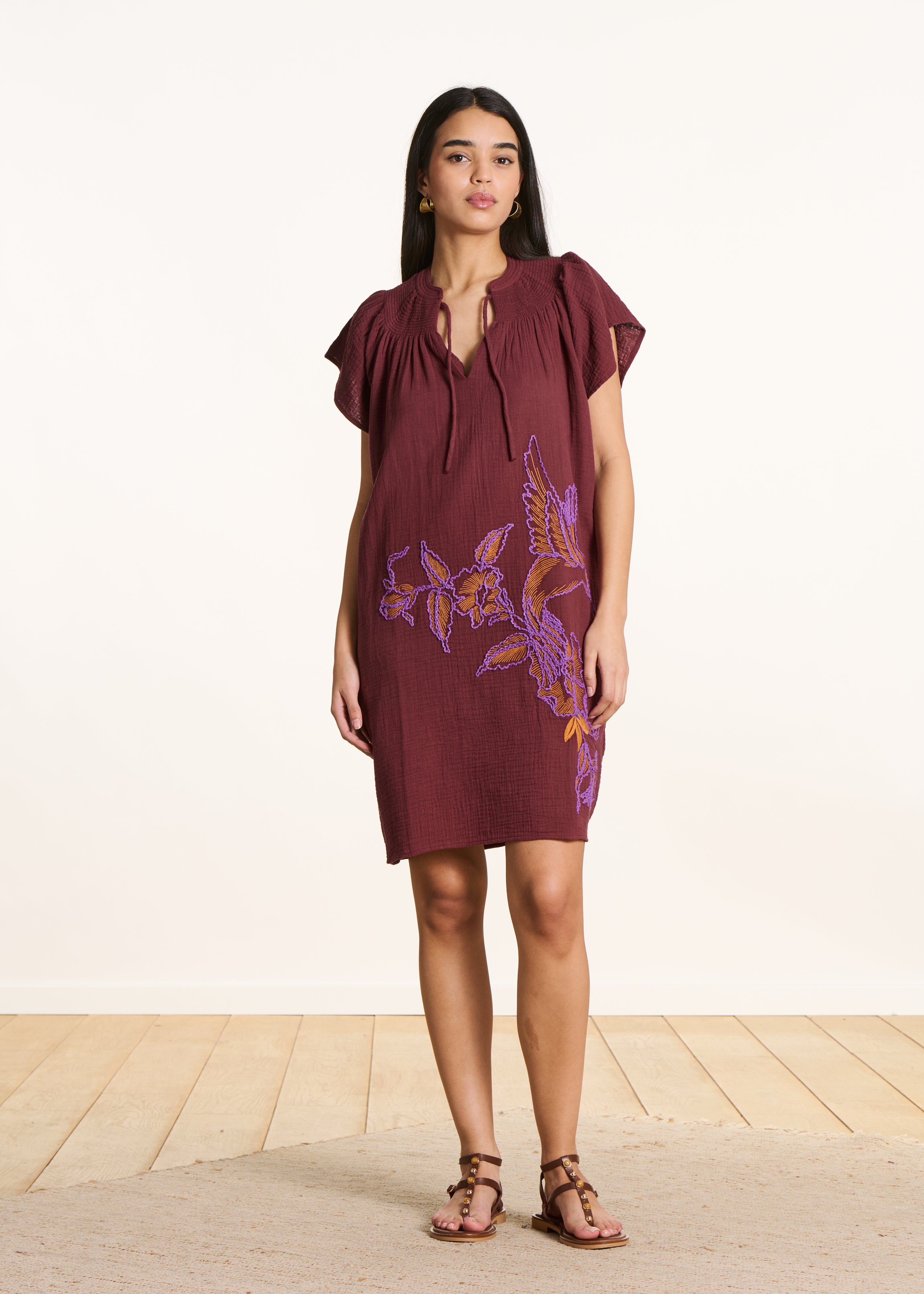 la-f-e-marabout-e-fulo-kurzes-kleid-baumwollgaze-braun-stickerei image 1