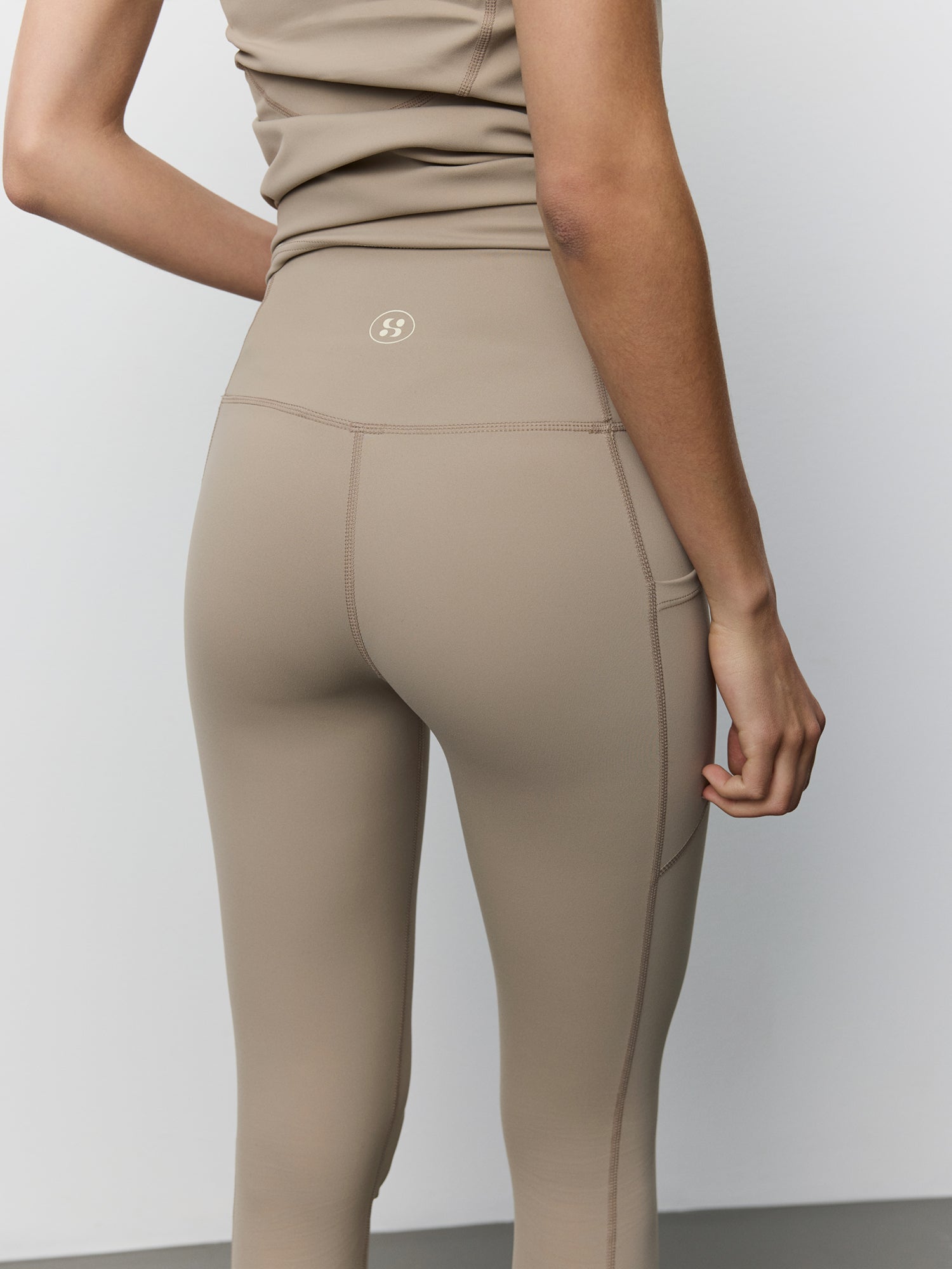 sofie-schnoor-sport-sarinaspo-leggings-dusty-sand image 6