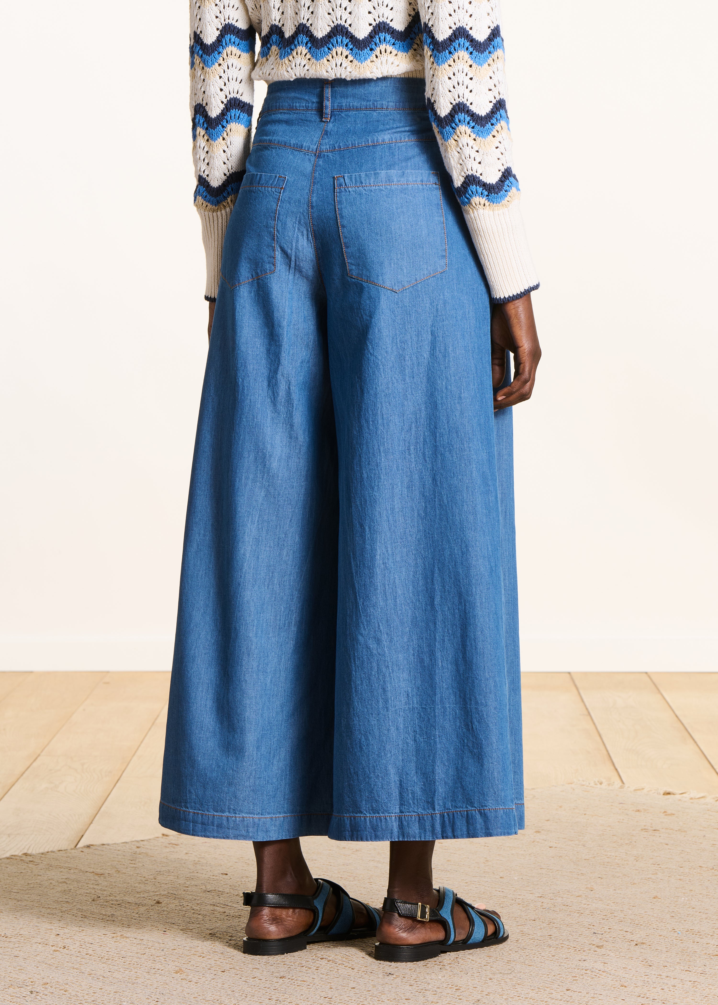 la-f-e-marabout-e-pantalons-jeans-flaque-jeans-weit-medium image 3