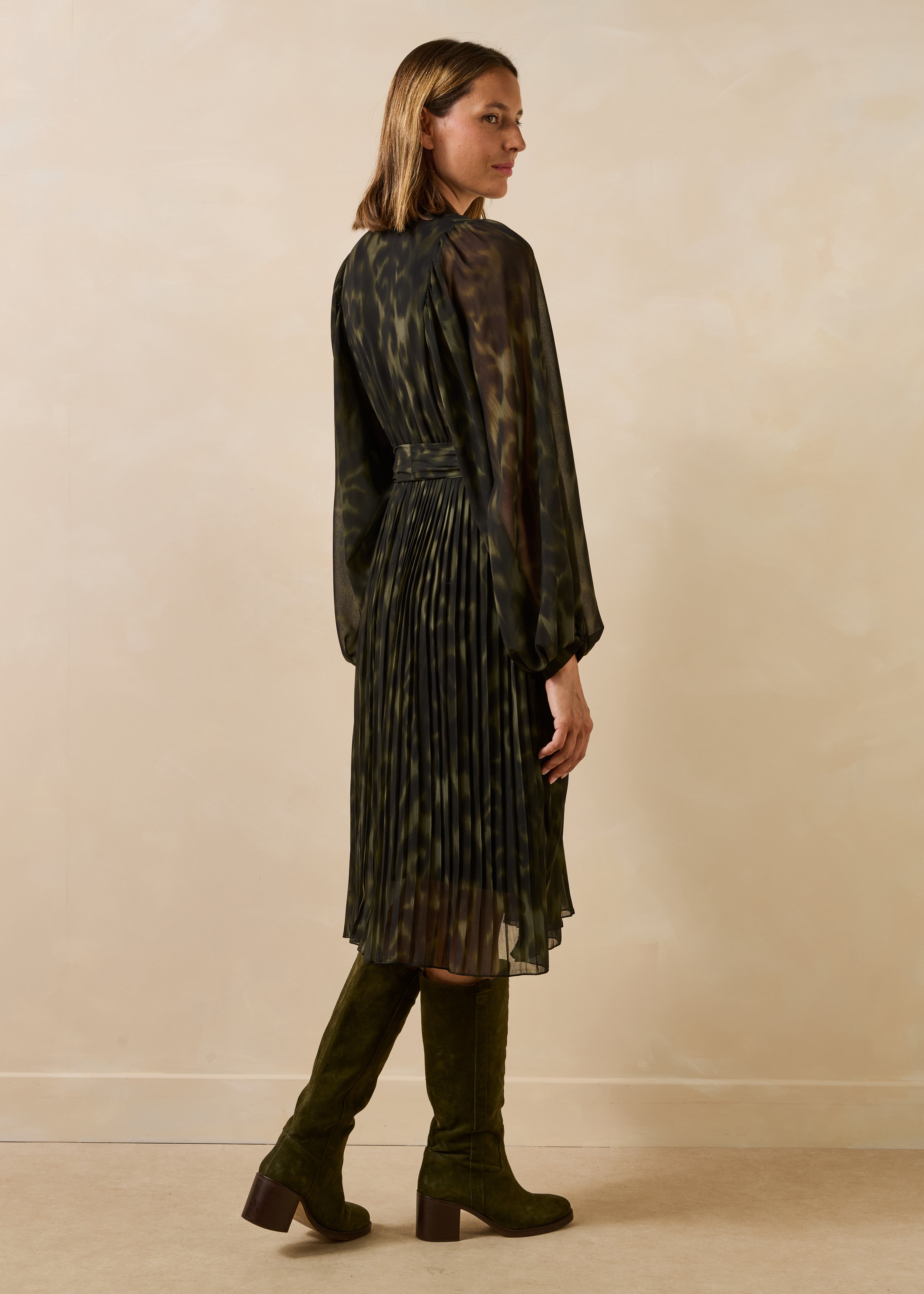 la-f-e-marabout-e-giovani-kleid-kaki-midi-animal-print image 3
