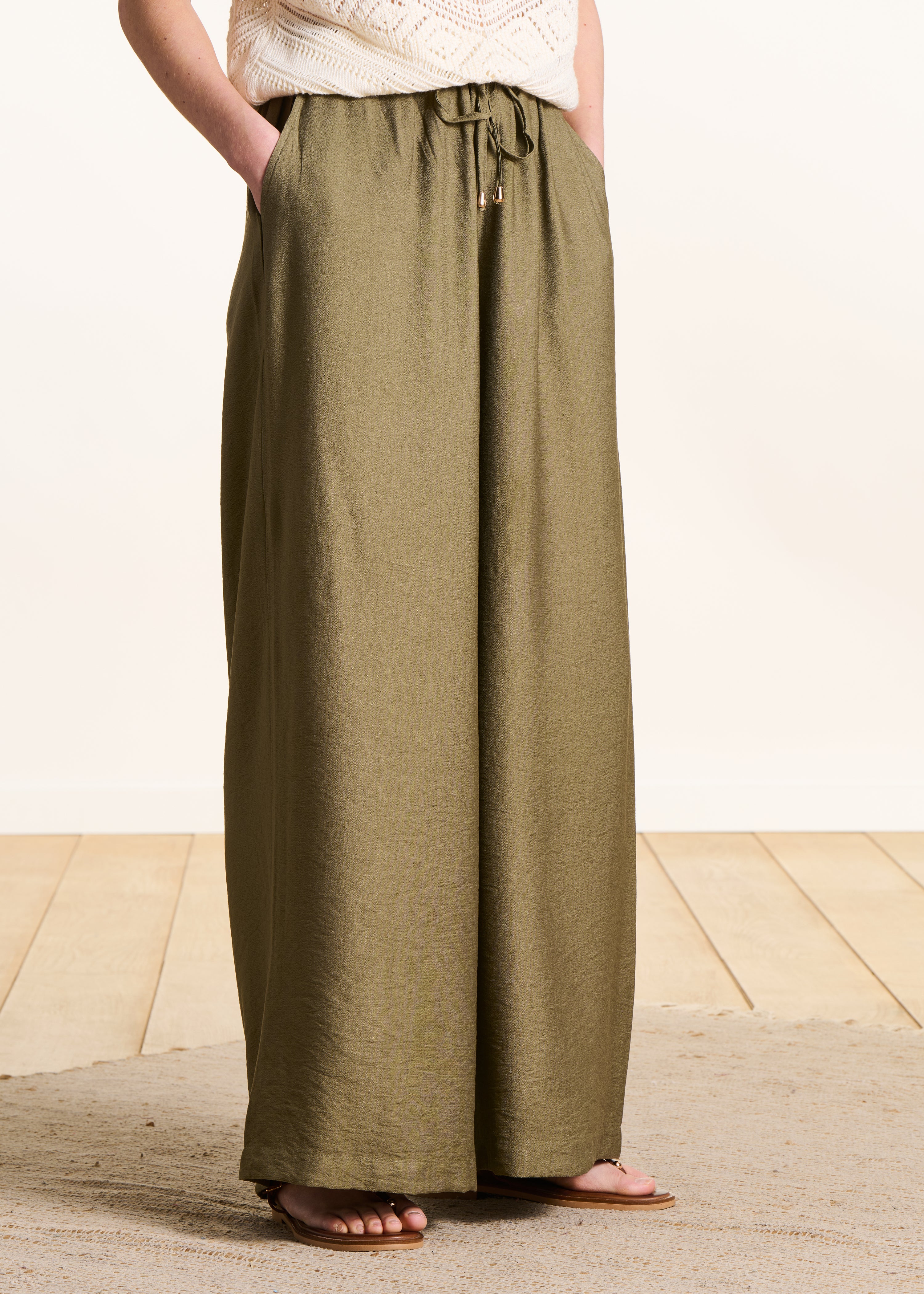 la-f-e-marabout-e-farao-stoffhose-damen-khaki-weit image 2