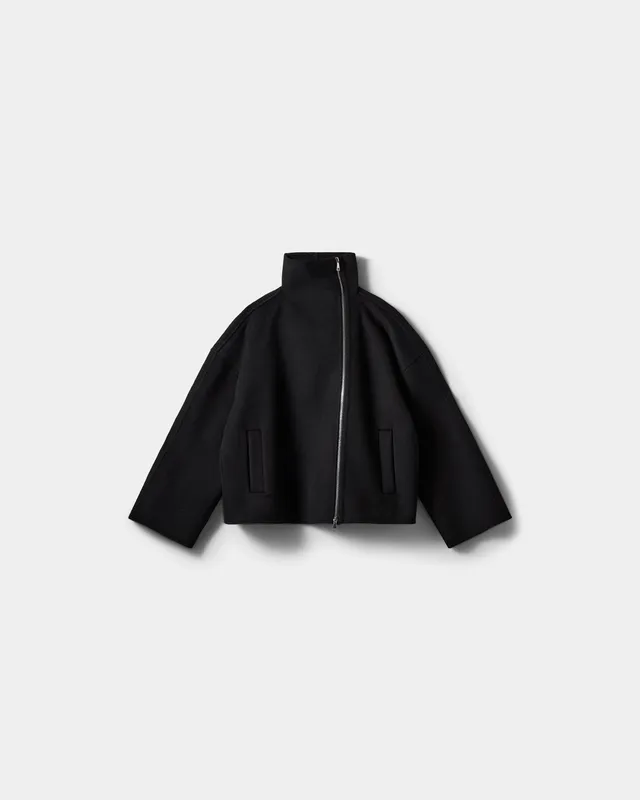 sofie-schnoor-icon-014-funnel-neck-jacke-wolle-schwarz image 1