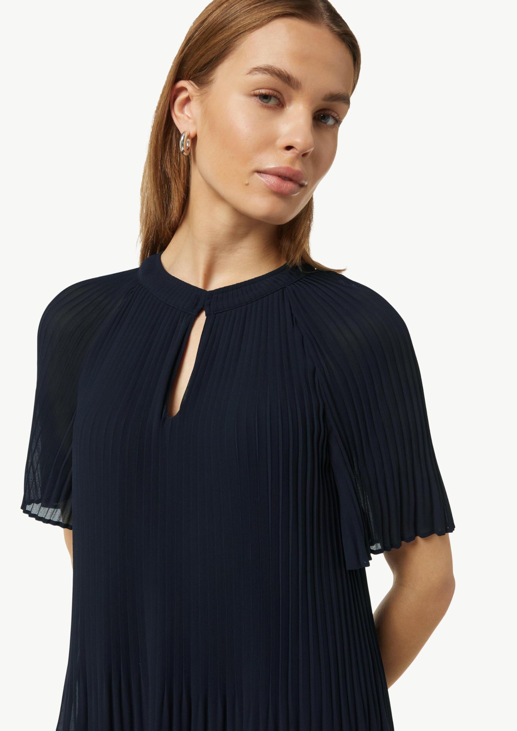 comma-kleid-2160794-midikleid-hellblau-plissee image 4