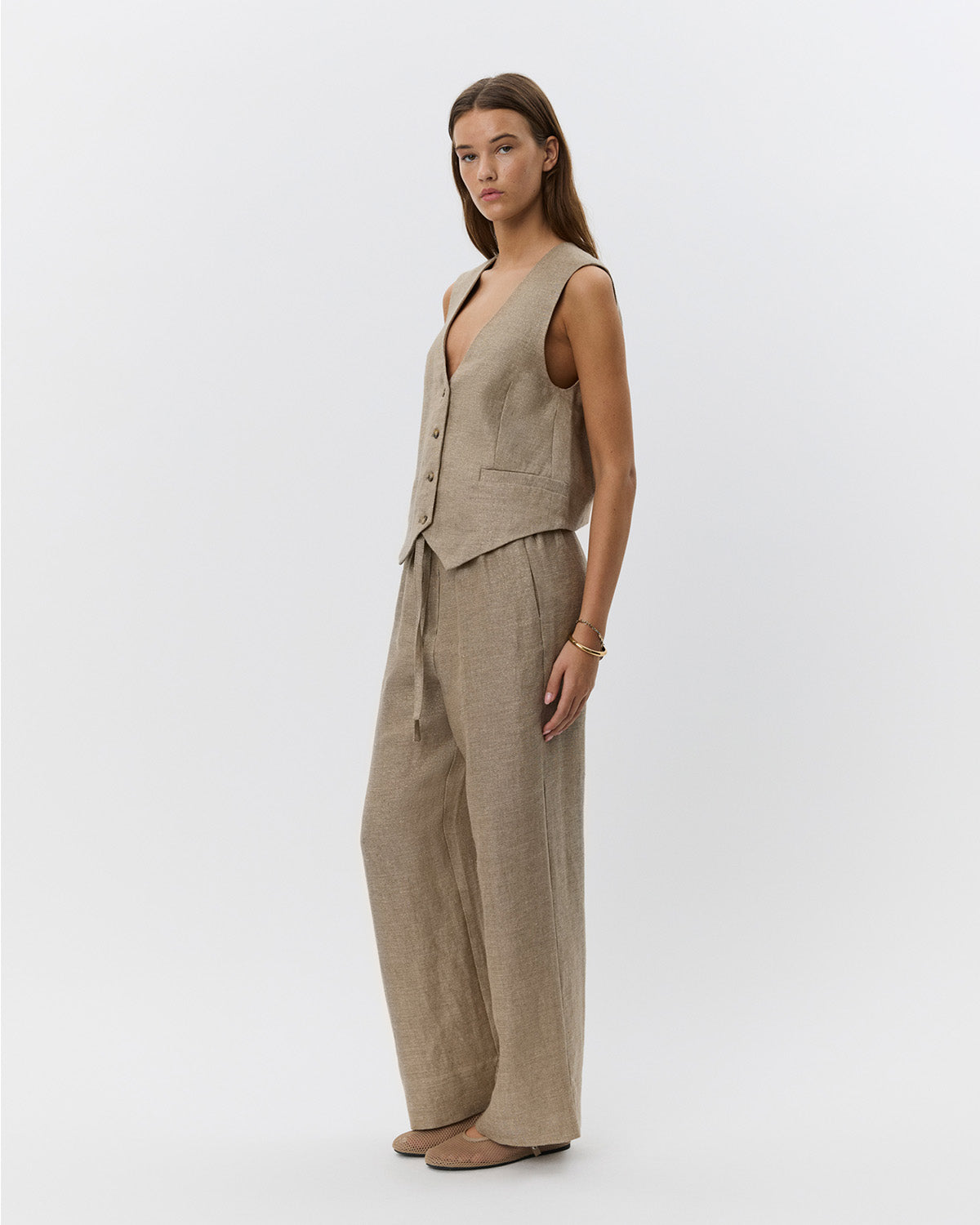 sofie-schnoor-women-ida-weste-s252436-hellbraun-leinen image 4