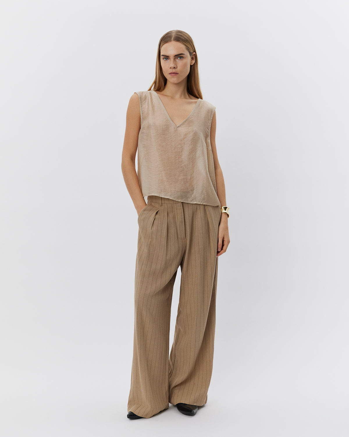 sofie-schnoor-women-bonniesw-top-beige-lyocell-v-ausschnitt image 4