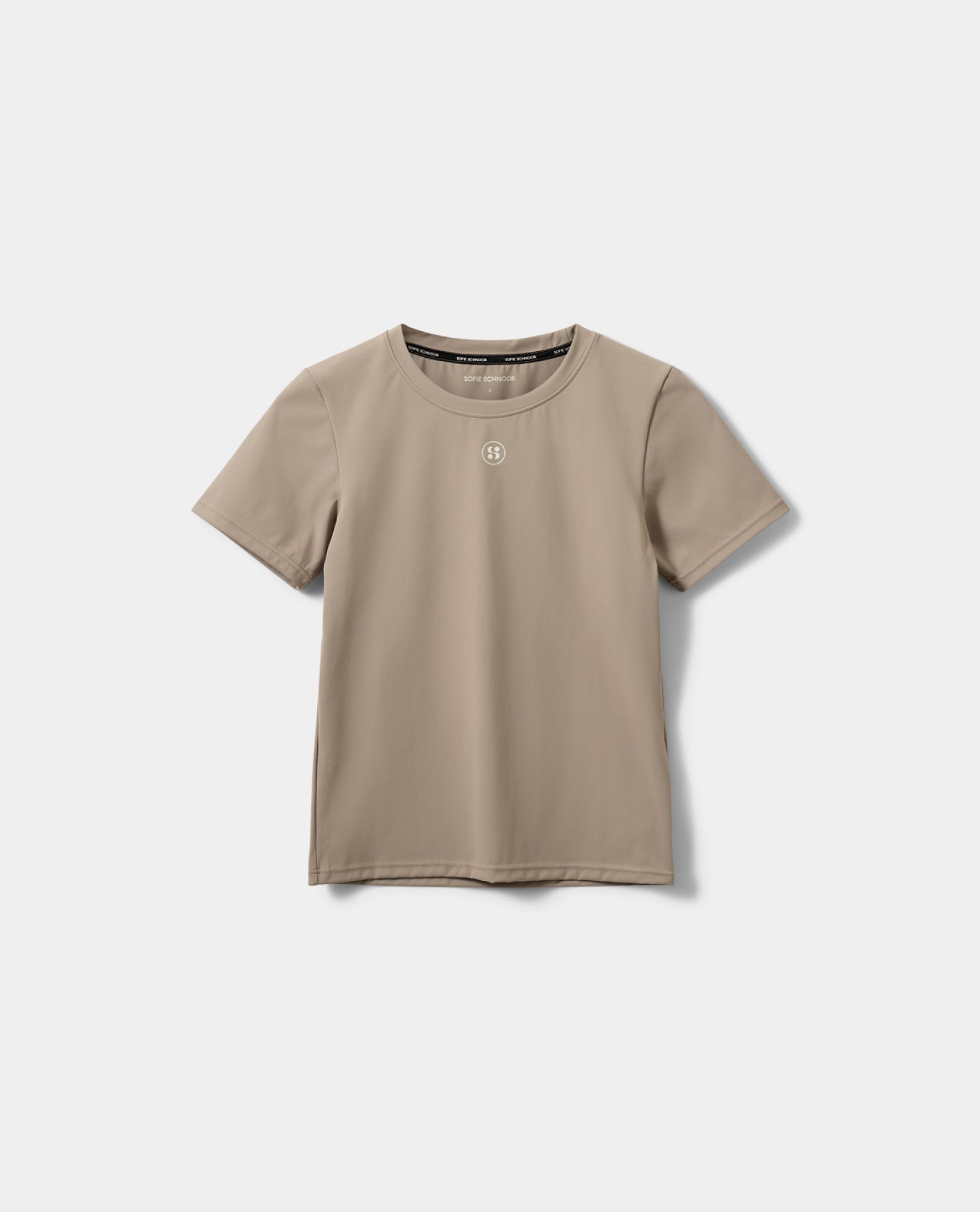 sofie-schnoor-sport-elviraspo-t-shirt-dusty-sand-nylon image 1
