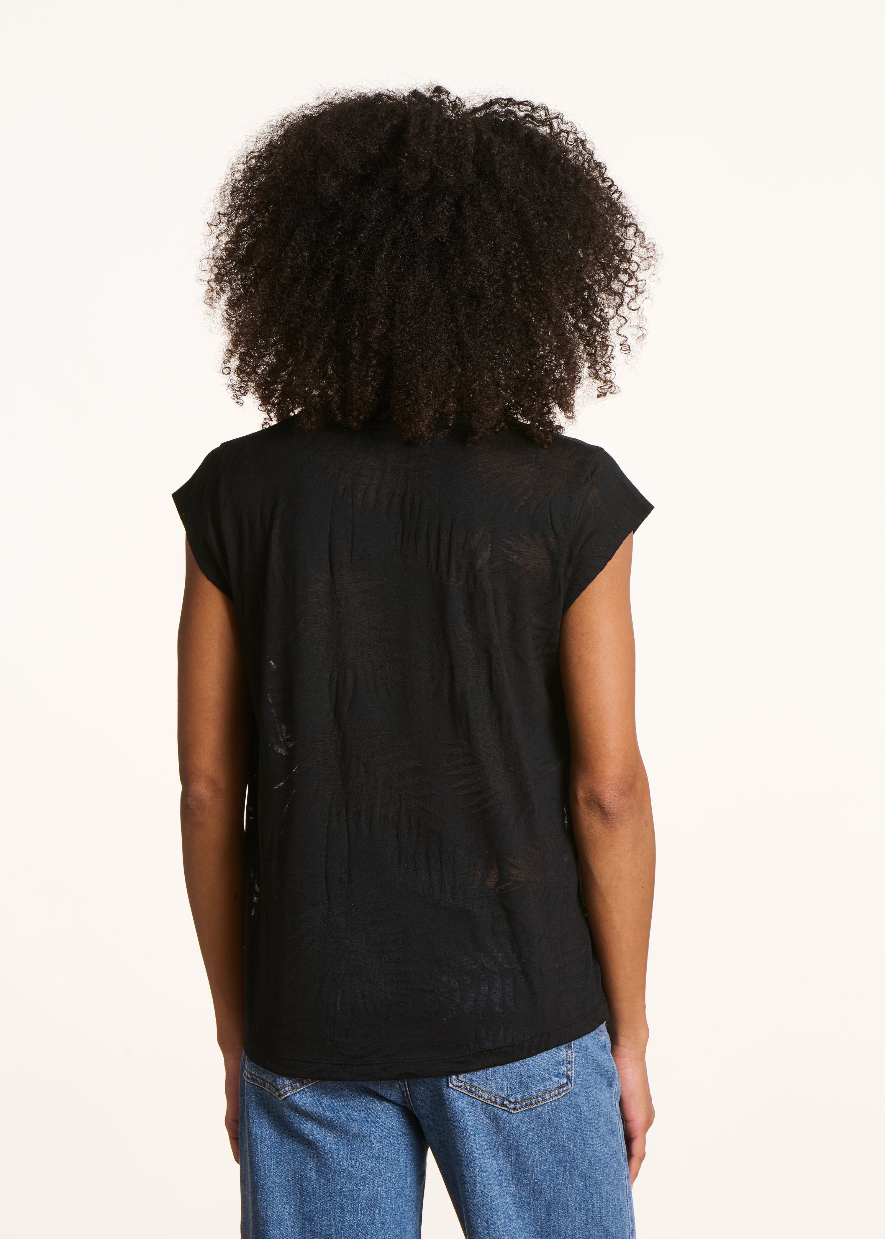la-f-e-marabout-e-davia-t-shirt-schwarz-v-ausschnitt image 2