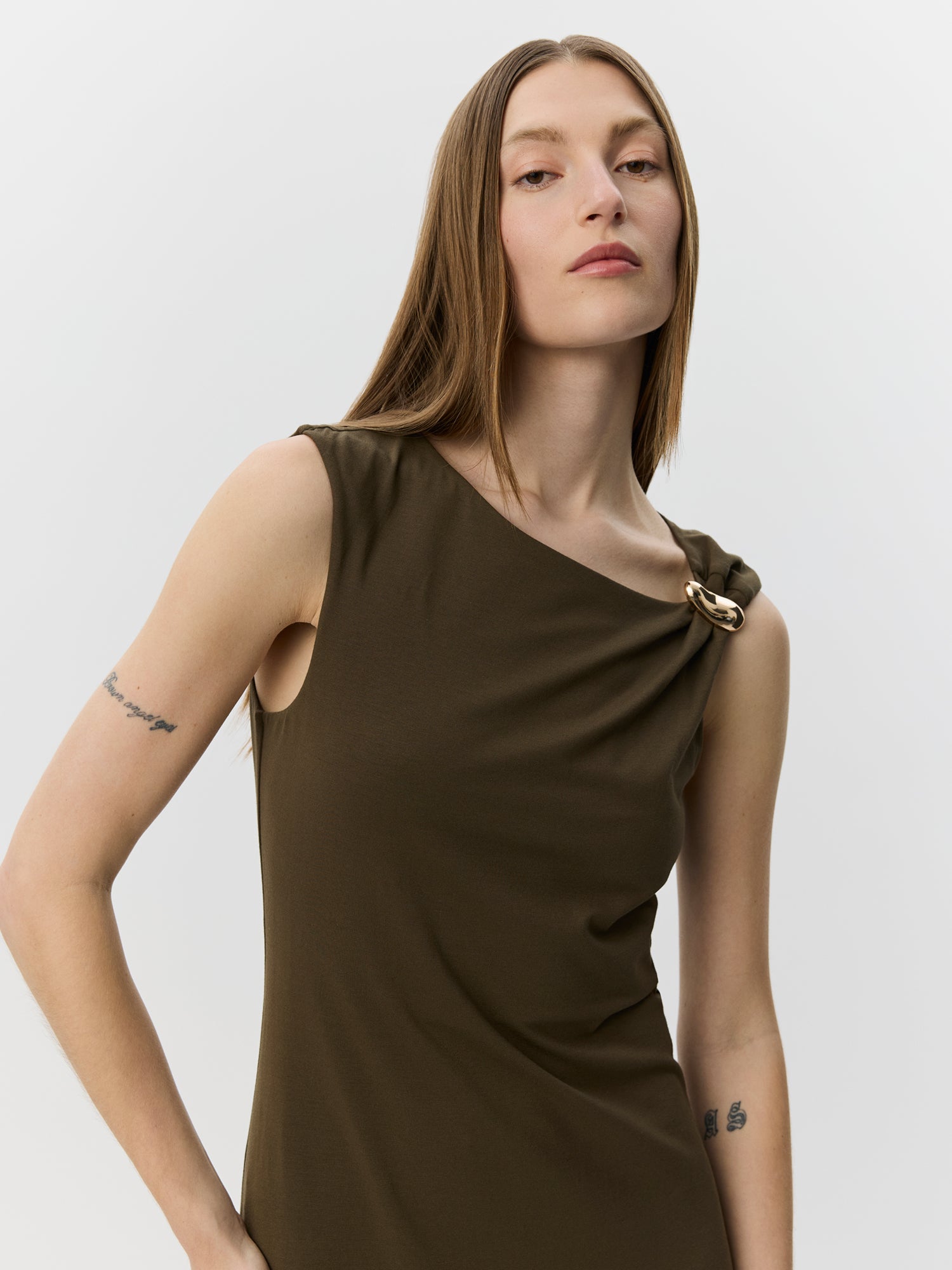 sofie-schnoor-ragnisw-maxikleid-s262331-olive-brown image 5
