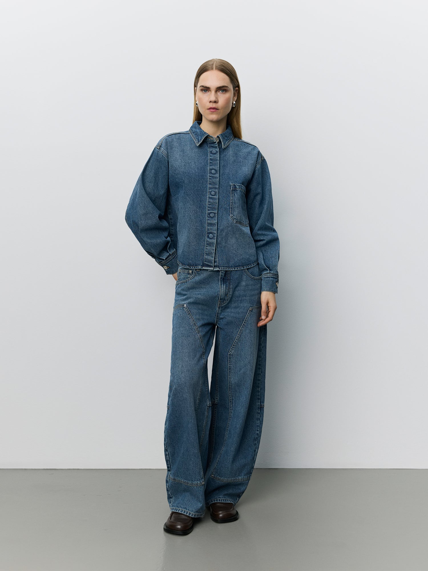 sofie-schnoor-women-nashimasw-denimhemd-denimblau-baumwolle image 2