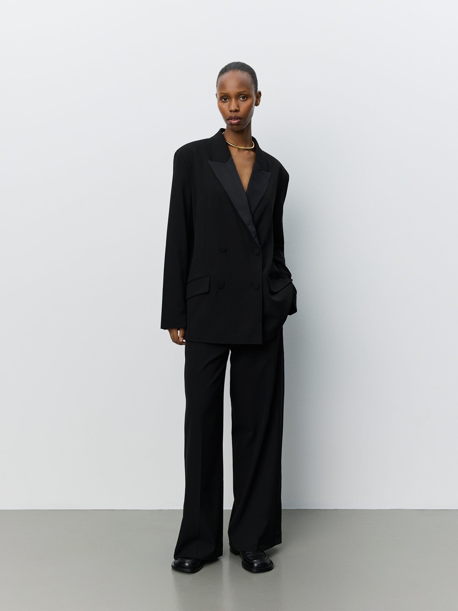 sofie-schnoor-ashelsw-s264375-blazer-damen-schwarz-oversized image 2
